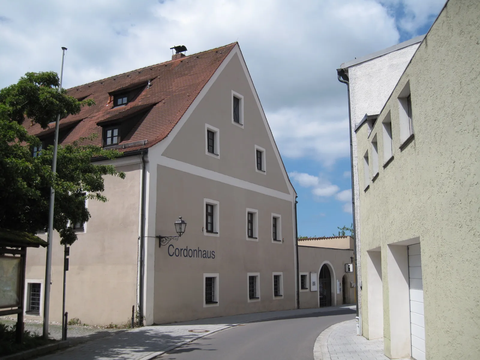 Photo showing: Cham, Propsteistraße 46: Cordonhaus, jetzt Touristen-Information