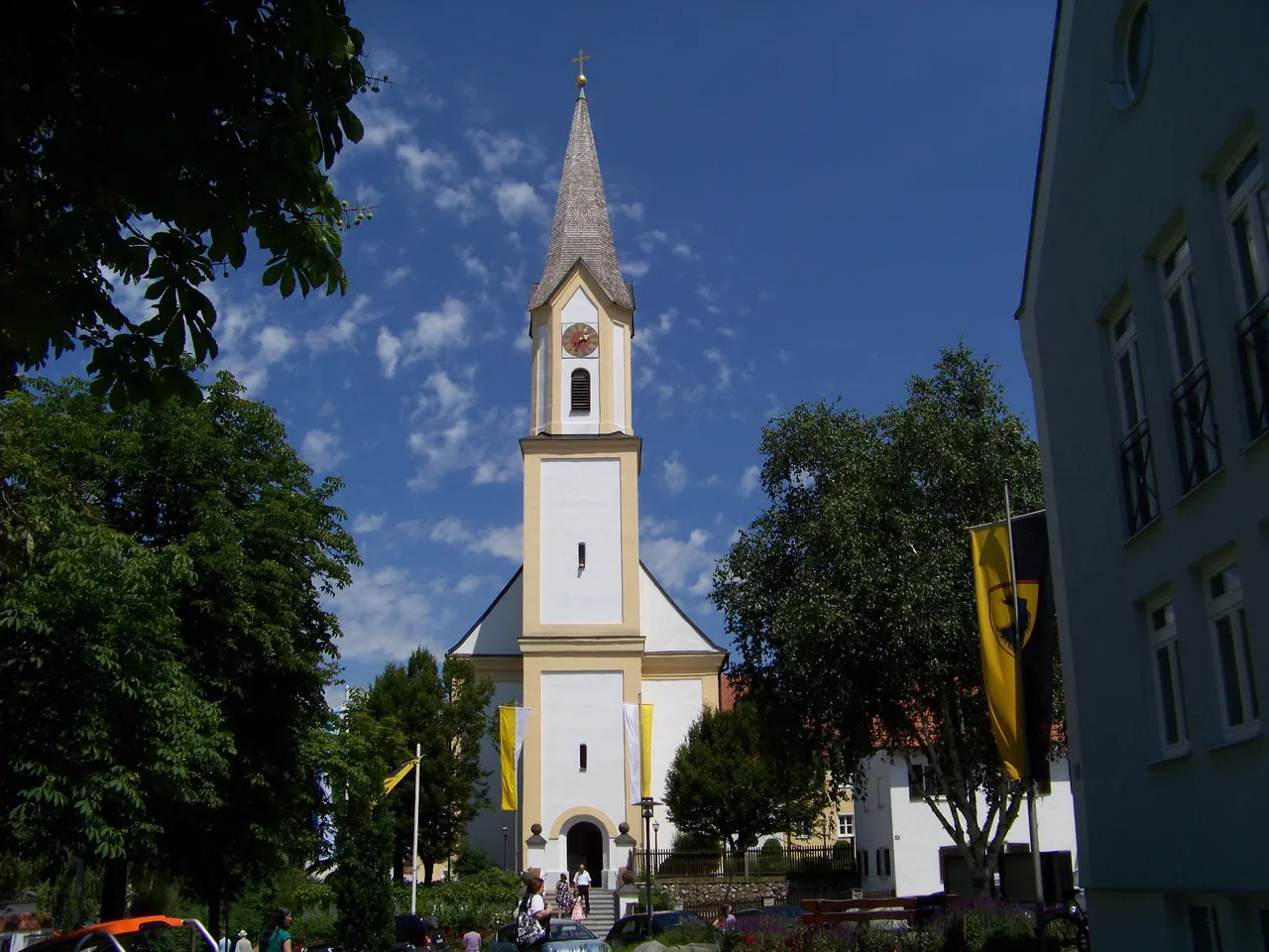 Photo showing: Pfarrkirche Mariä Verkündigung in Mengkofen. Der barocke Kirchenbau wurde 1722 eingeweiht.
