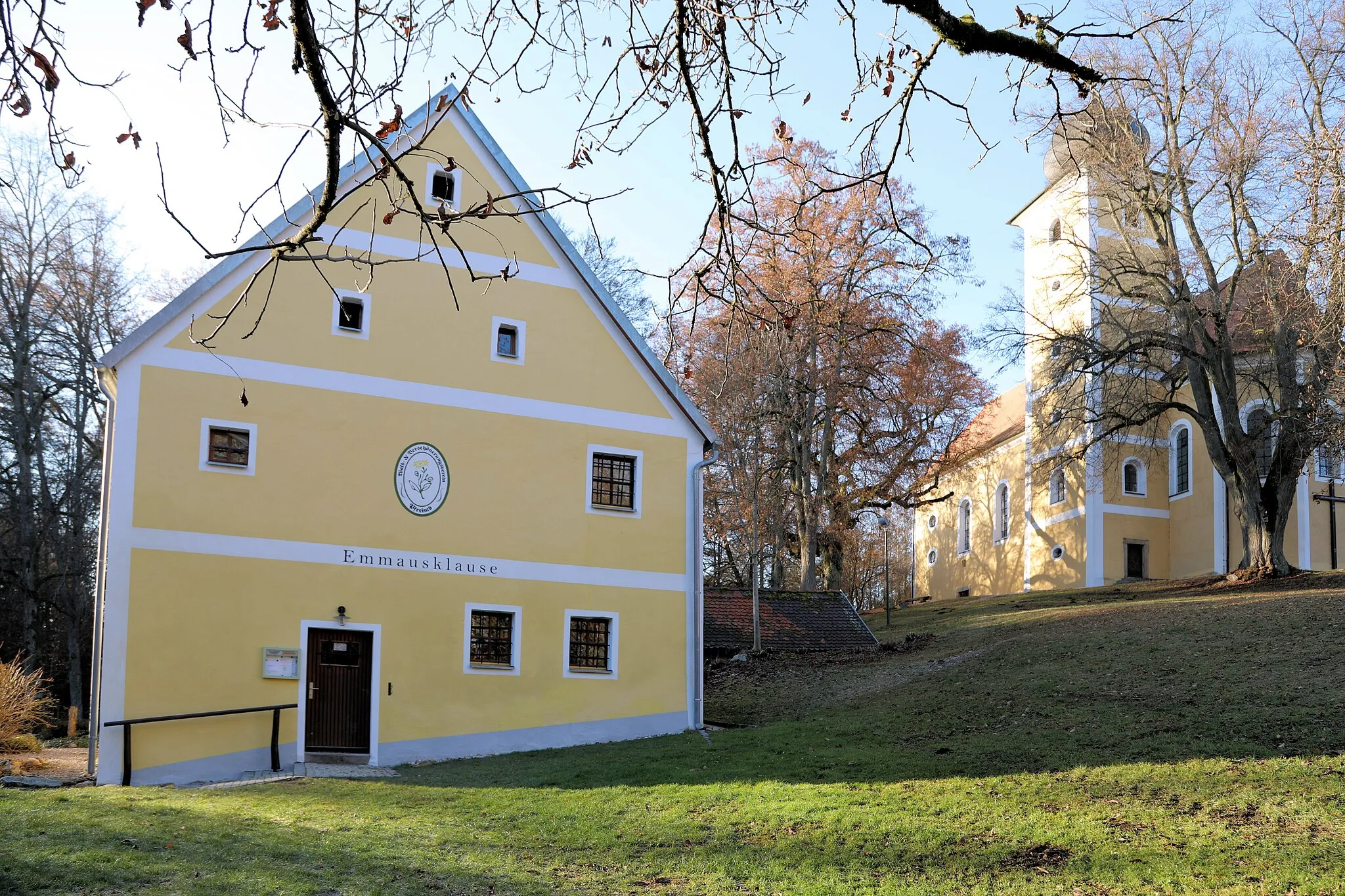 Photo showing: Die Emmausklause auf dem Eixlberg war früher das Mesnerhaus: Stadt Pfreimd, Landkreis Schwandorf, Oberpfalz, Bayern: