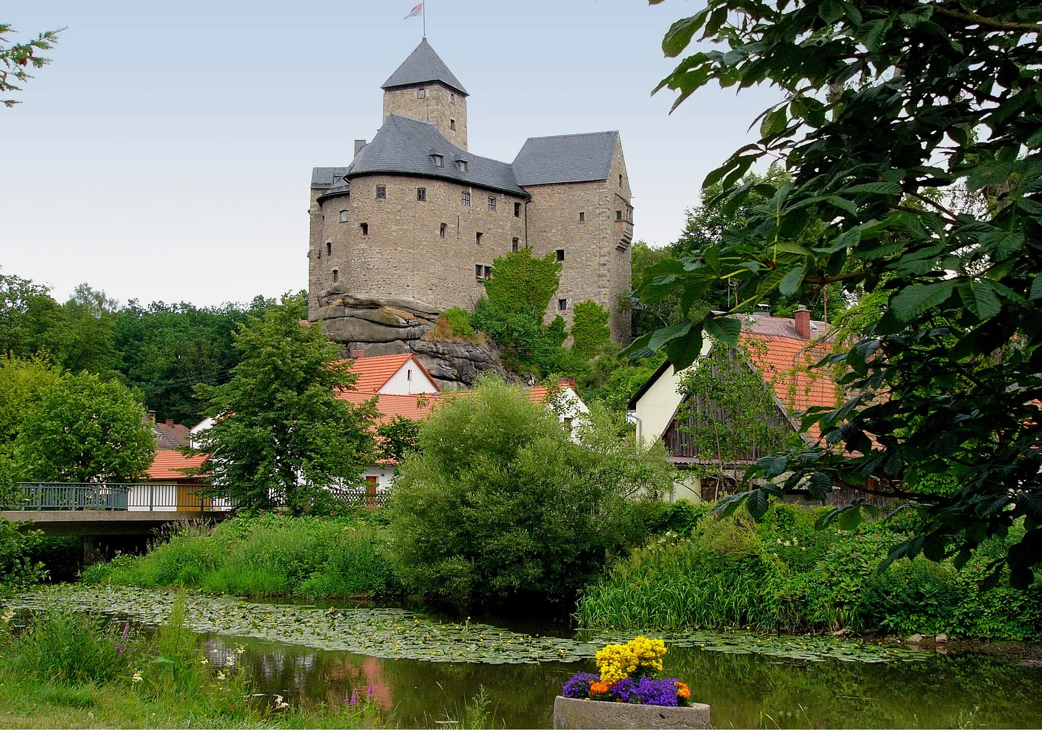 Photo showing: Castle Falkenberg is situated within the village Falkenberg, Bavaria, Germany.