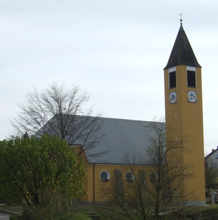 Photo showing: Kirche Tröbes in 2007