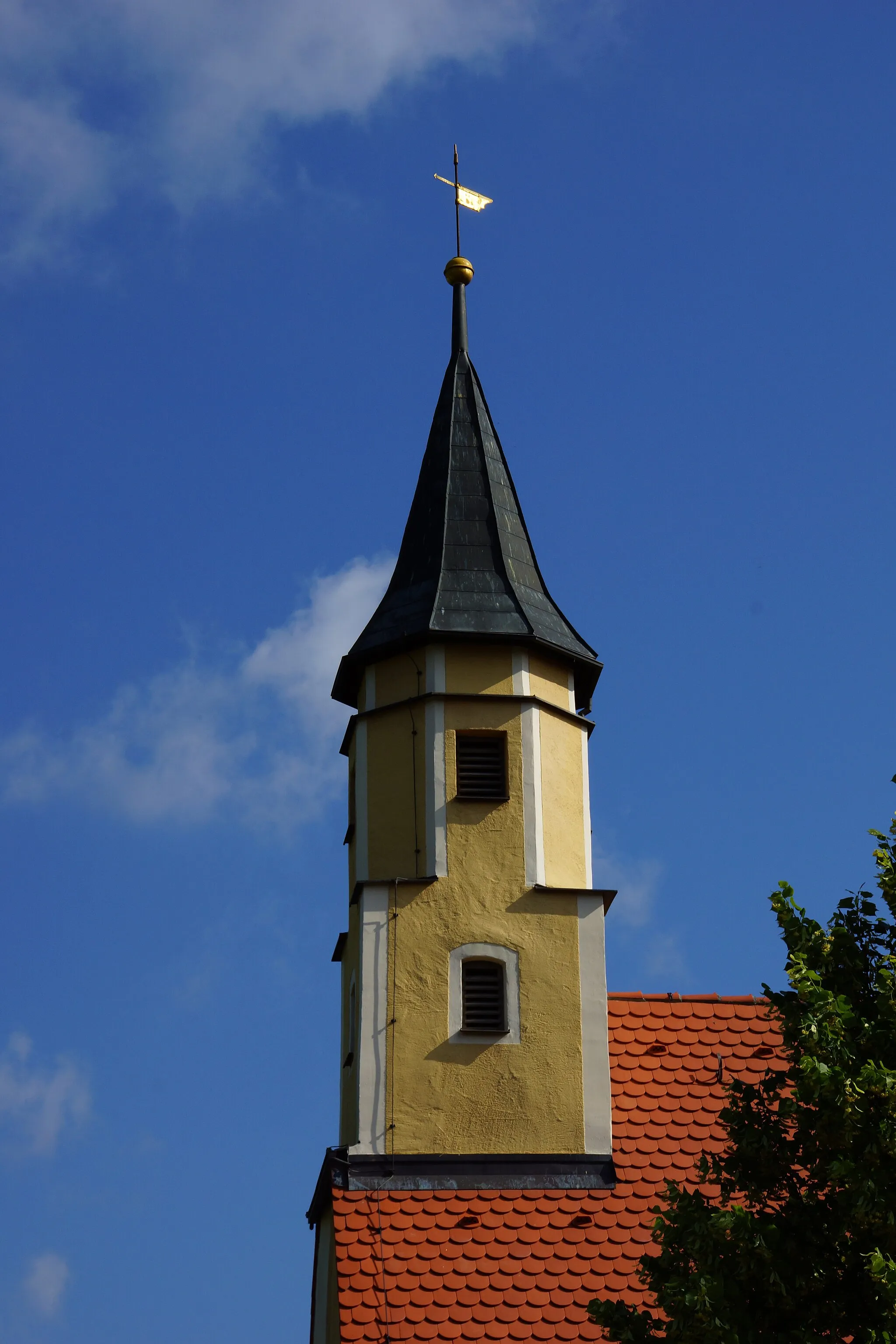 Photo showing: Die katholische Filialkirche St. Johann Baptist in Altenveldorf bei Velburg: