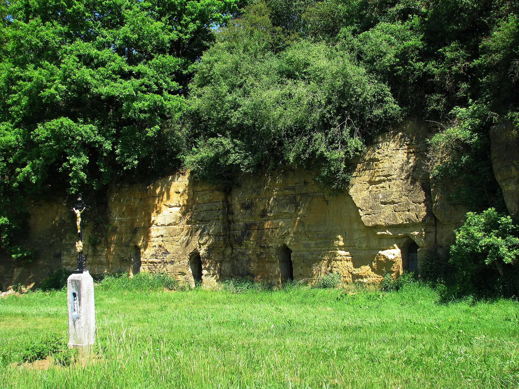 Photo showing: Niederhofen, Ortsteil von Pilsach im Landkreis Neumarkt i. d. Opf., Doggerfelswand