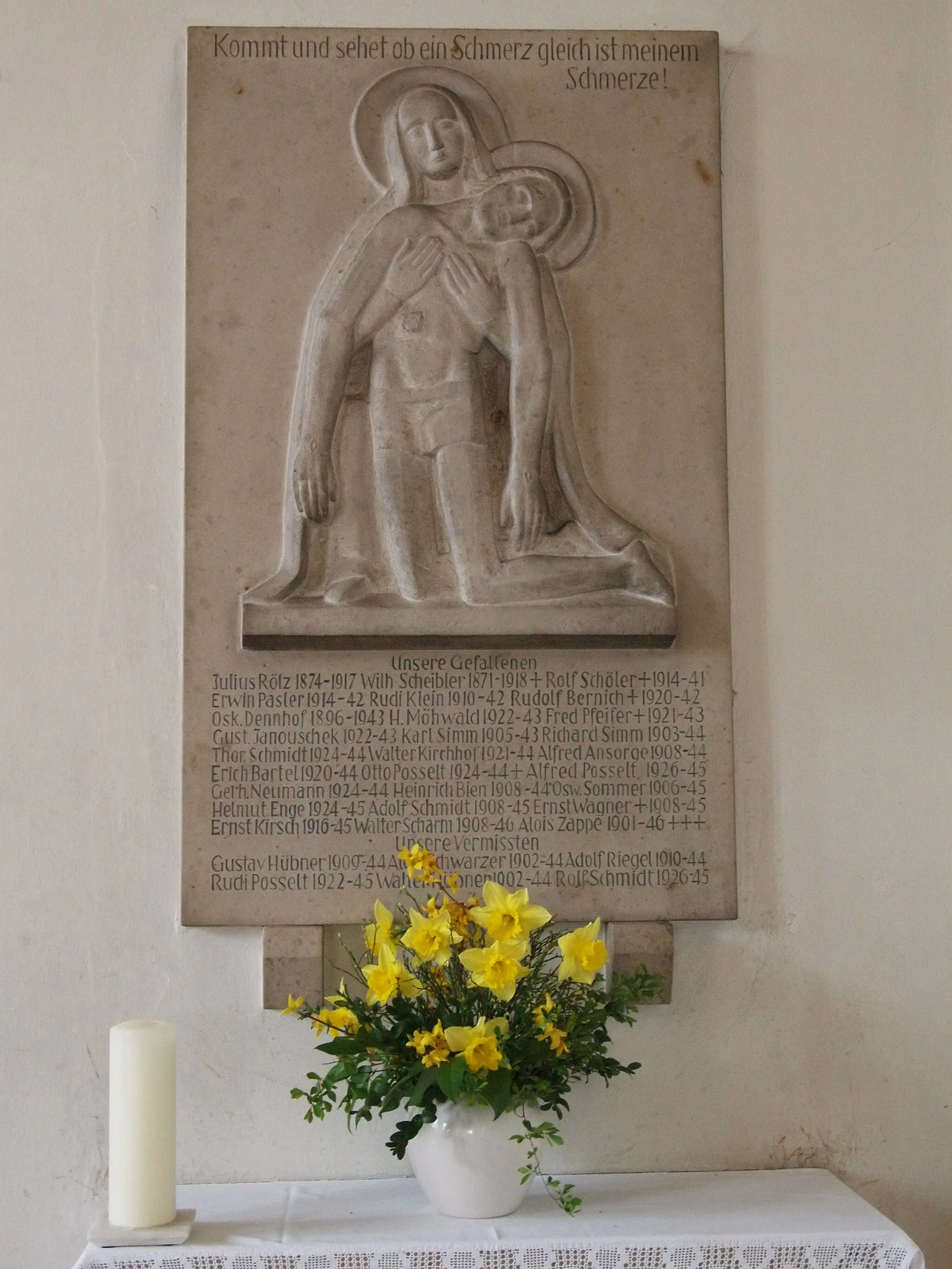 Photo showing: Neugablonz, Christi Himmelfahrt, Innenraum, Pietà von Otto Kobel