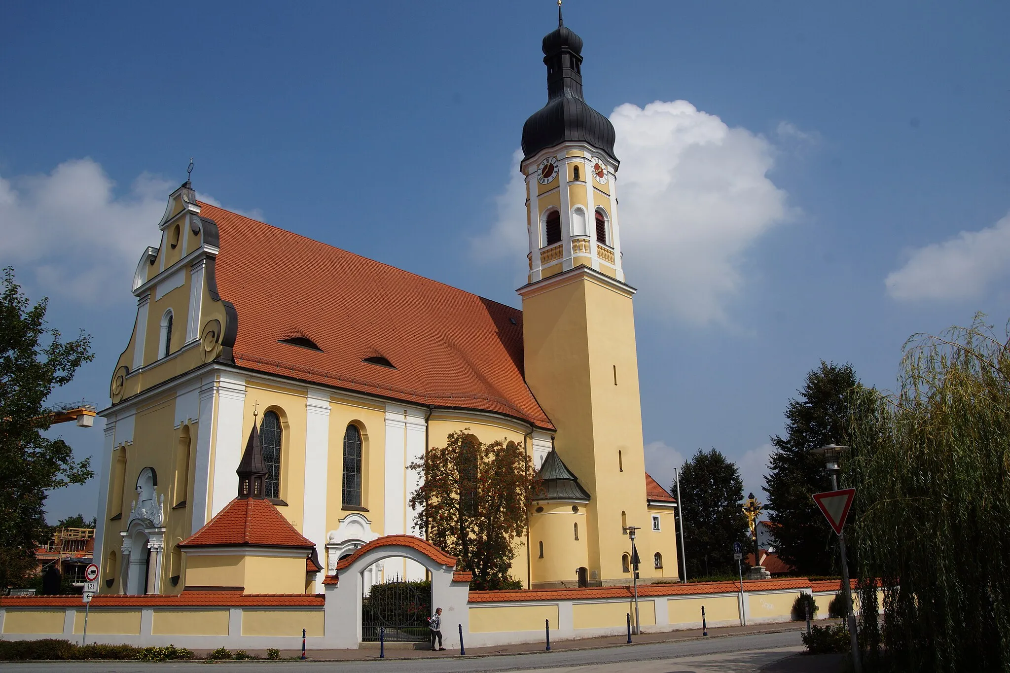 Photo showing: Die katholische Pfarrkirche St. Georg in Obertraubling bei Regensburg
