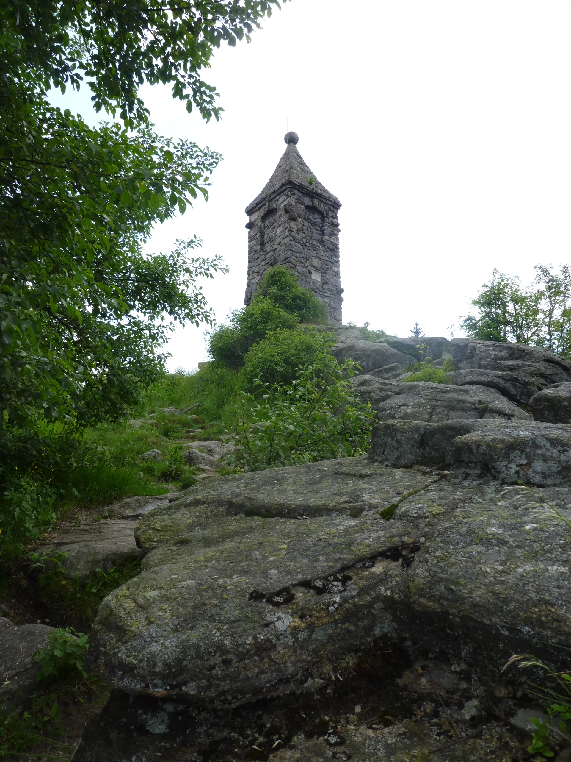 Photo showing: Gipfelfelsen des Großen Riedelstein; Geotop im Landkreis Cham.