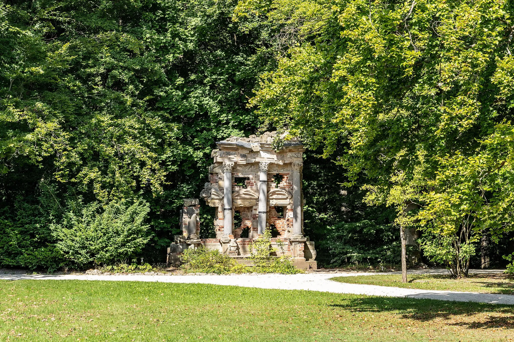 Photo showing: Eremitage (Bayreuth) -  Folichon-Grabmal