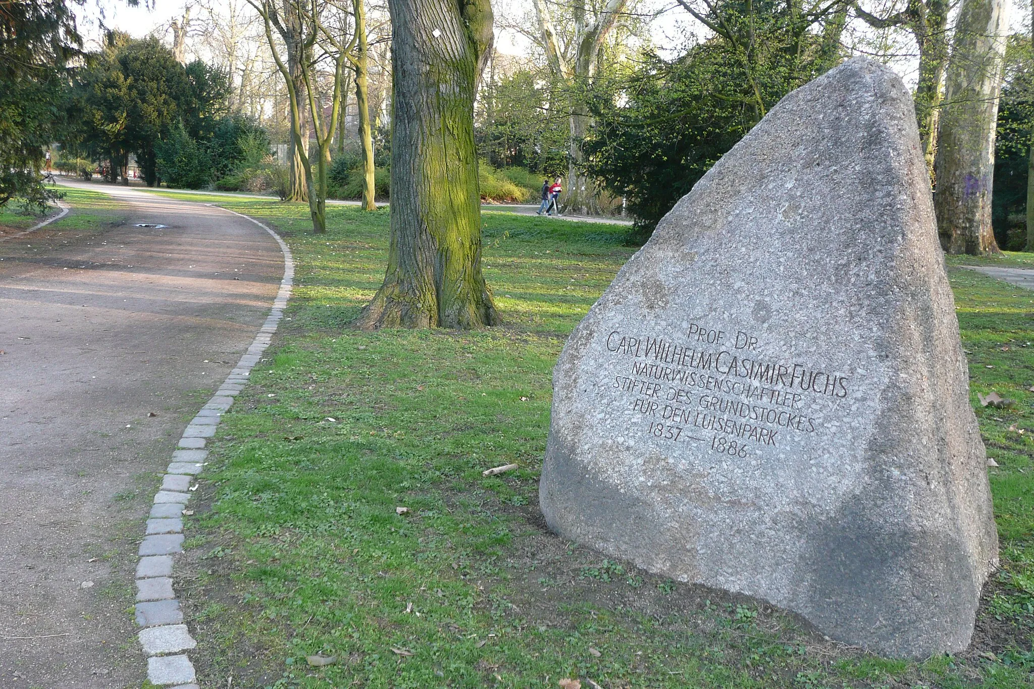 Photo showing: Mannheim, Luisenpark - Gedenkstein für Prof. Carl Wilhelm Casimir Fuchs