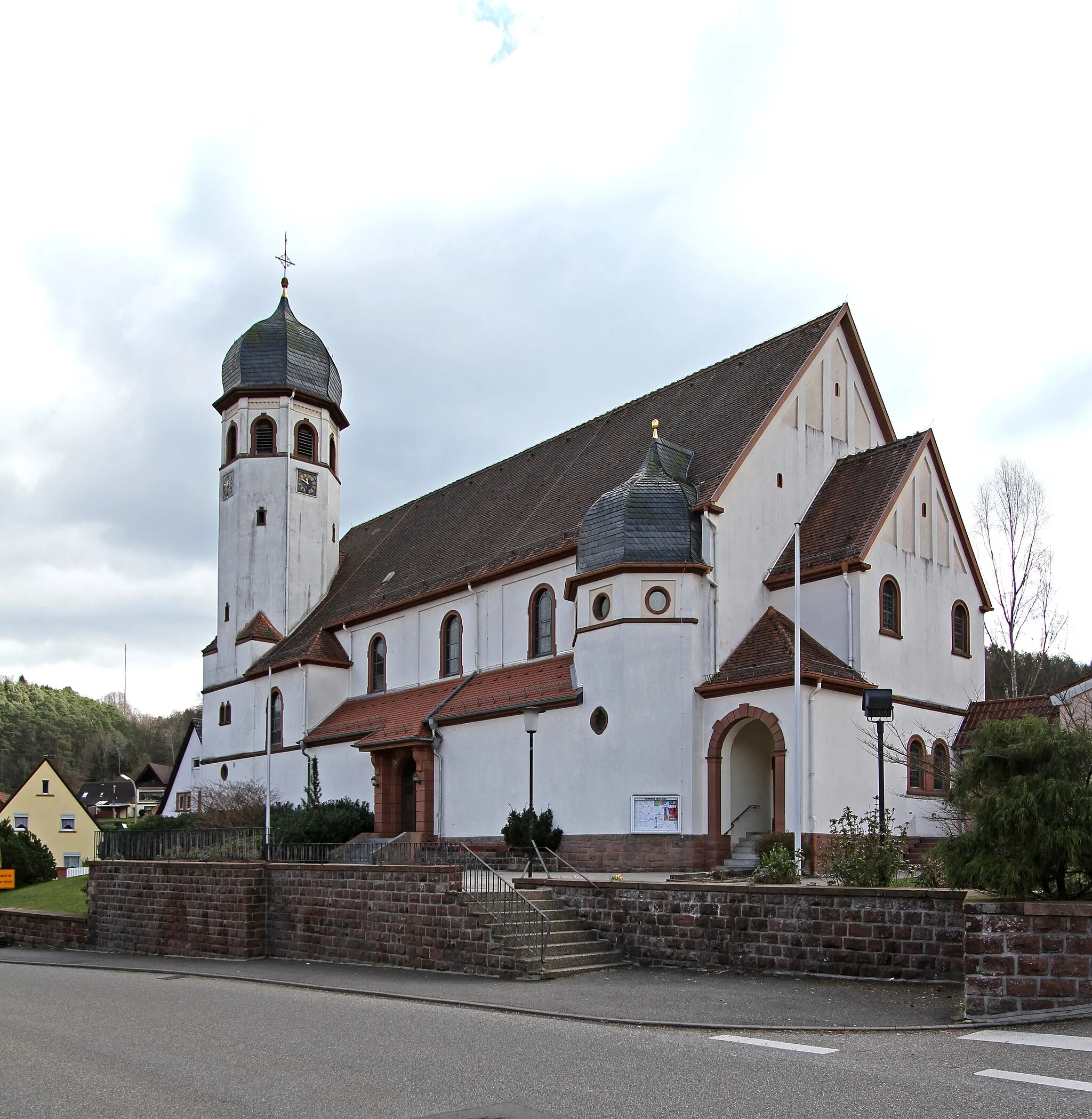 Photo showing: Church of Sacred Heart in Pirmasens-Niedersimten.