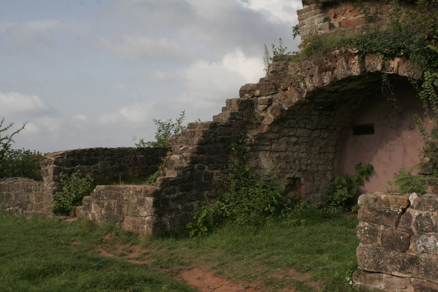 Photo showing: Ruine der Festung Hohenburg in Homburg, Saarpfalzkreis