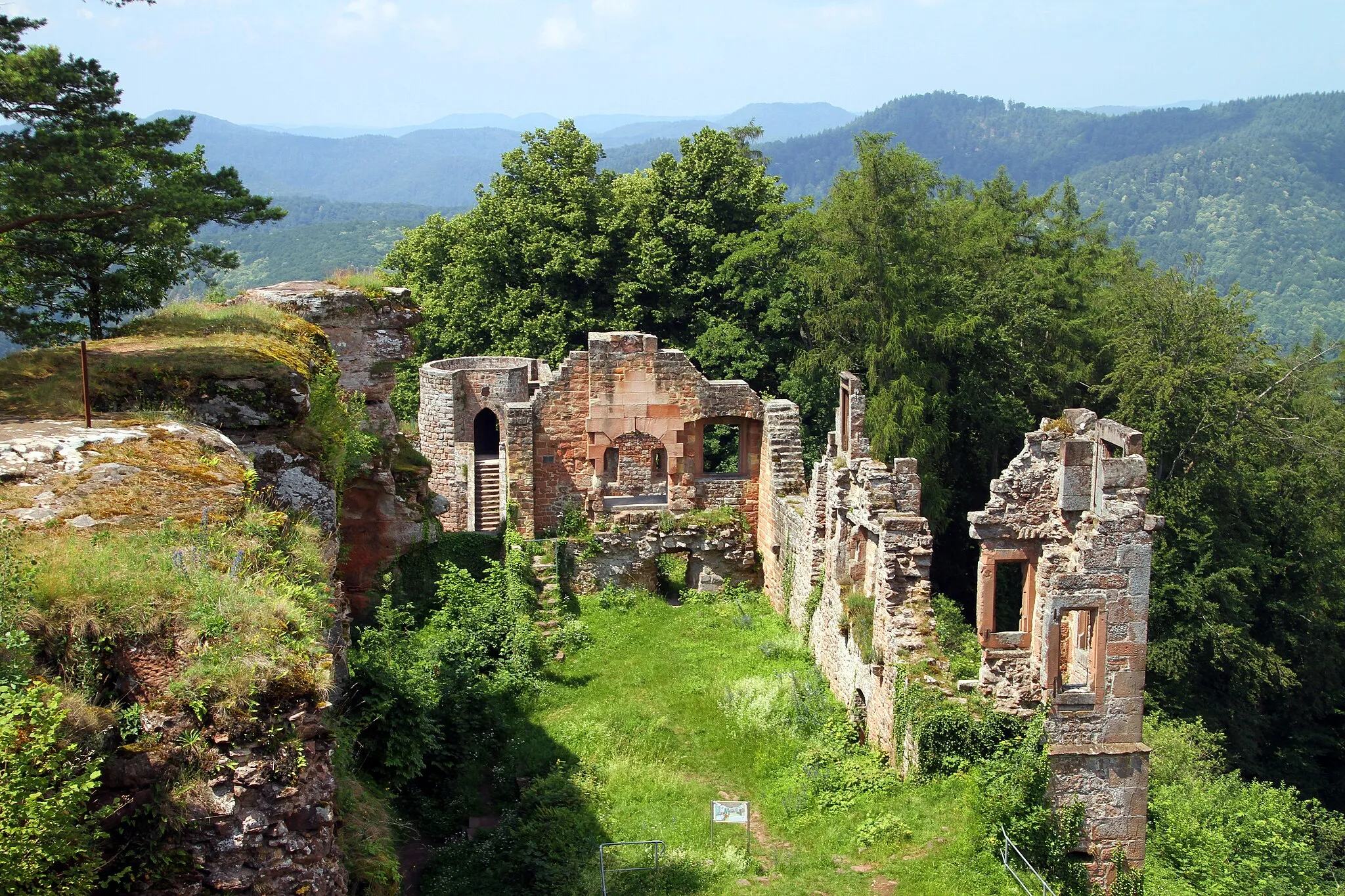 Photo showing: Burg Neuscharfeneck