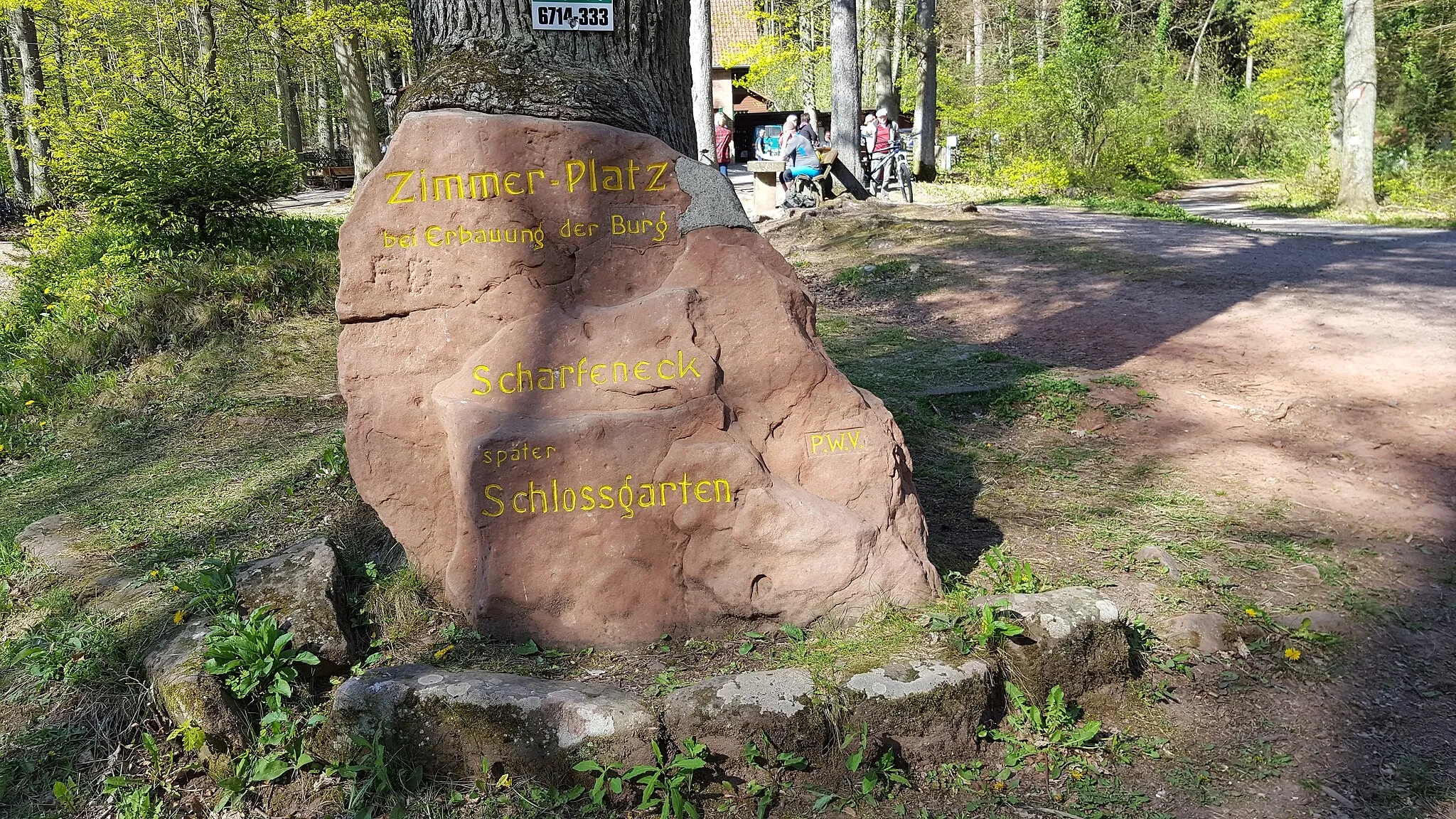 Photo showing: Ritterstein Nummer 58 "Zimmer-Platz bei Erbauung der Burg Scharfeneck, später Schloßgarten"