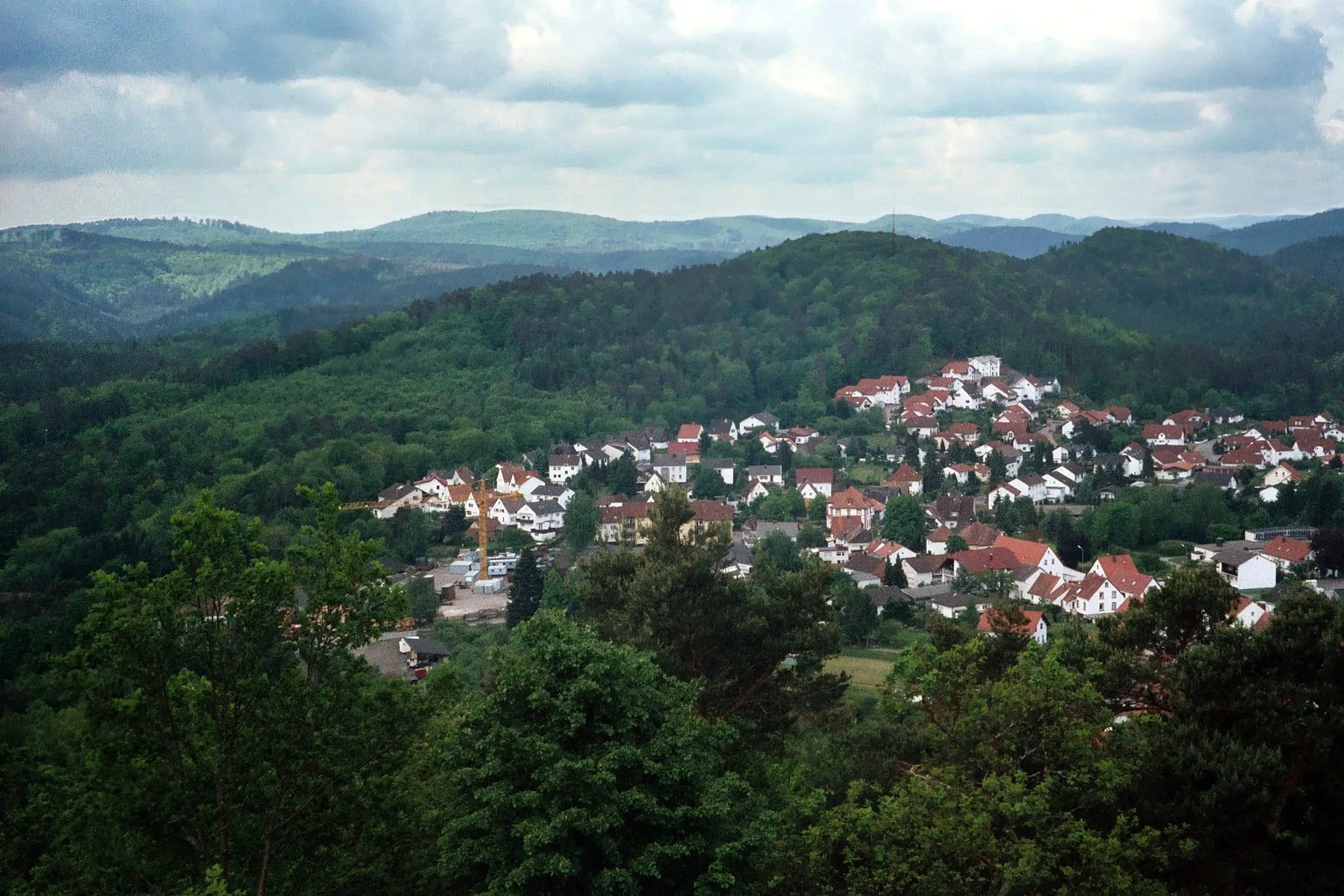 Photo showing: Lemberg (Pfalz), view from the ruined castle to the village