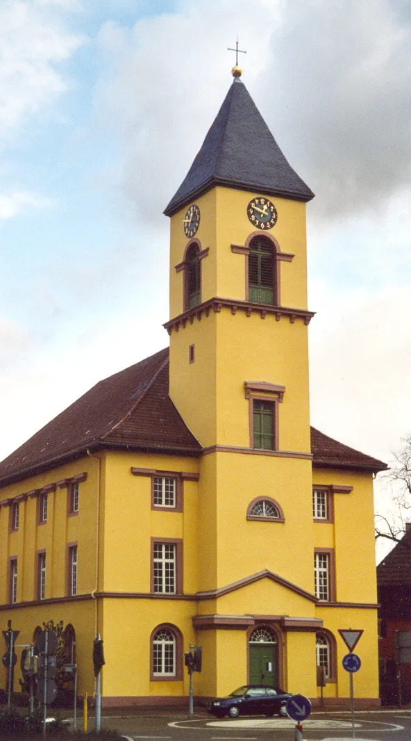 Photo showing: Die Langensteinbacher Ludwigskirche im Weinbrenner-Stil, erbaut 1826-28 nach Entwurf von Friedrich Weinbrenner.