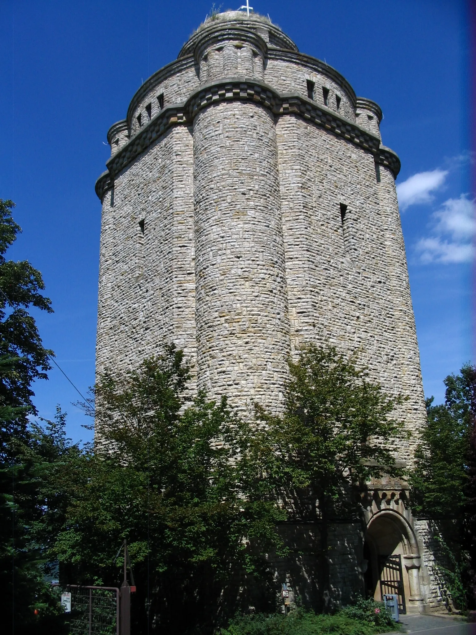 Photo showing: Der Bismarckturm von Ingelheim am Rhein.