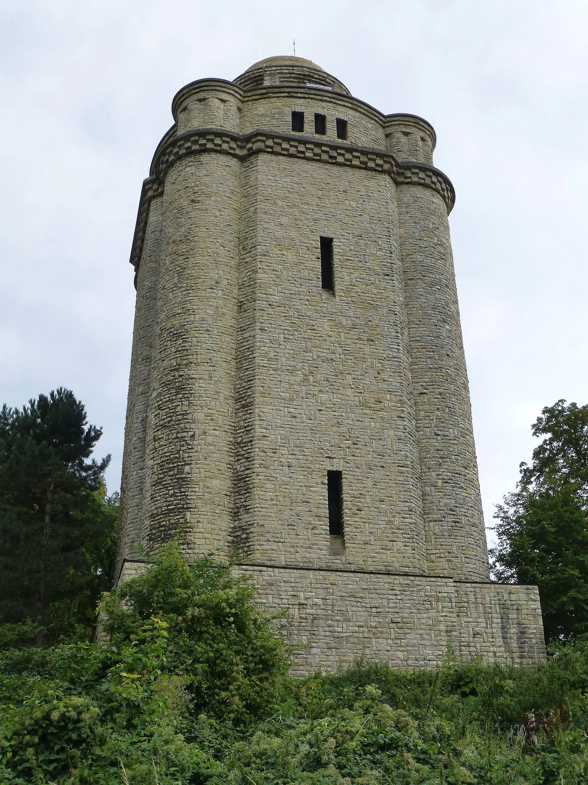 Photo showing: Bismarckturm bei Ingelheim; Blick von der Talseite