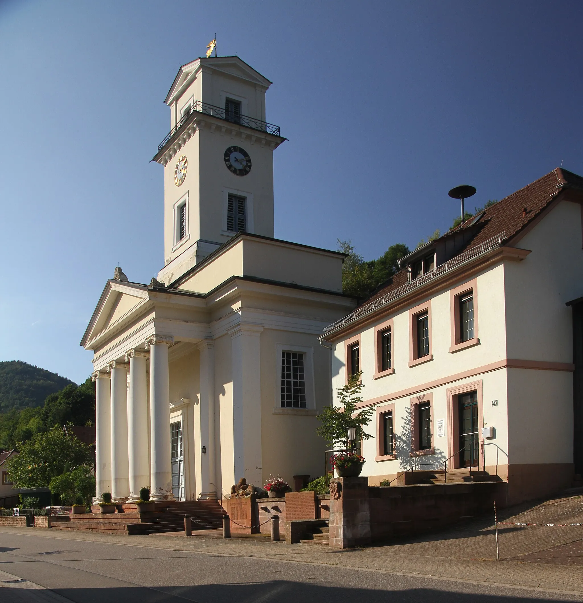 Photo showing: Evangelische Kirche Rinnthal, Hauptstrasse 34