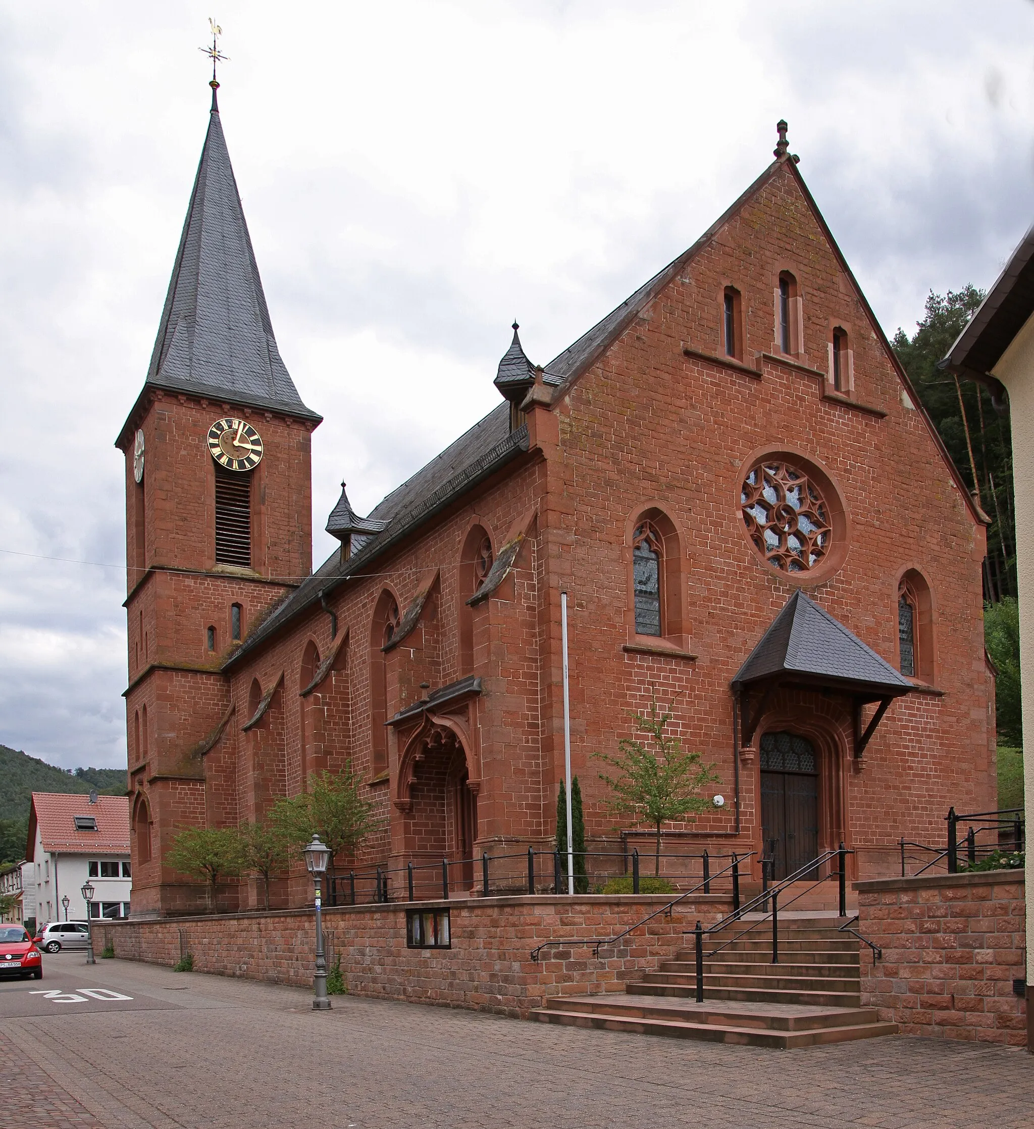 Photo showing: Erfweiler, Winterbergstraße 58; Katholische Kirche St. Wolfgang; neugotischer Saalbau, 1900, Architekt Wilhelm Schulte I., Neustadt an der Weinstraße.