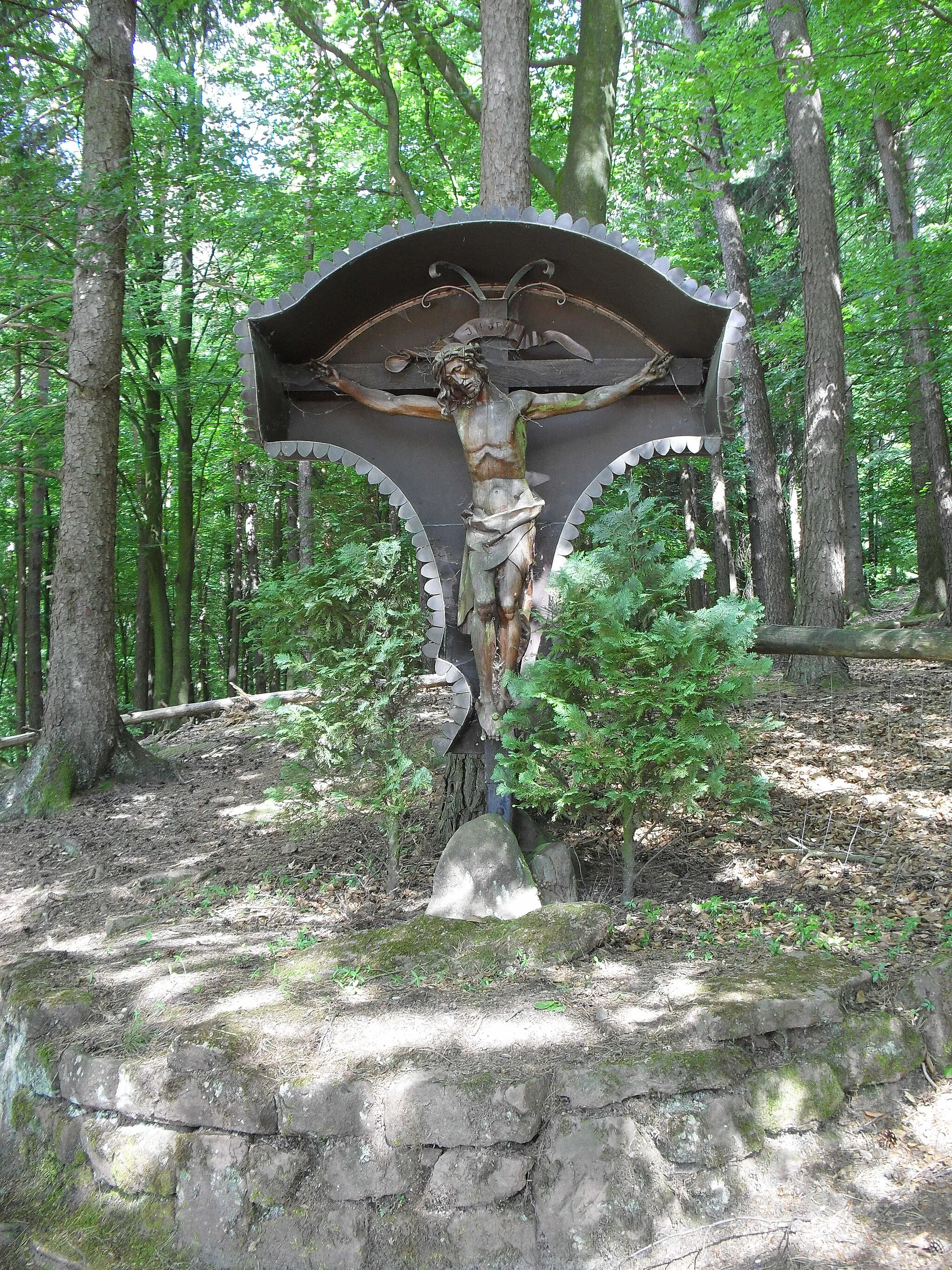 Photo showing: Kulturdenkmal Wegkreuz am Wanderheim, Gemarkung Erfweiler, aufgenommen am 31.05.2014