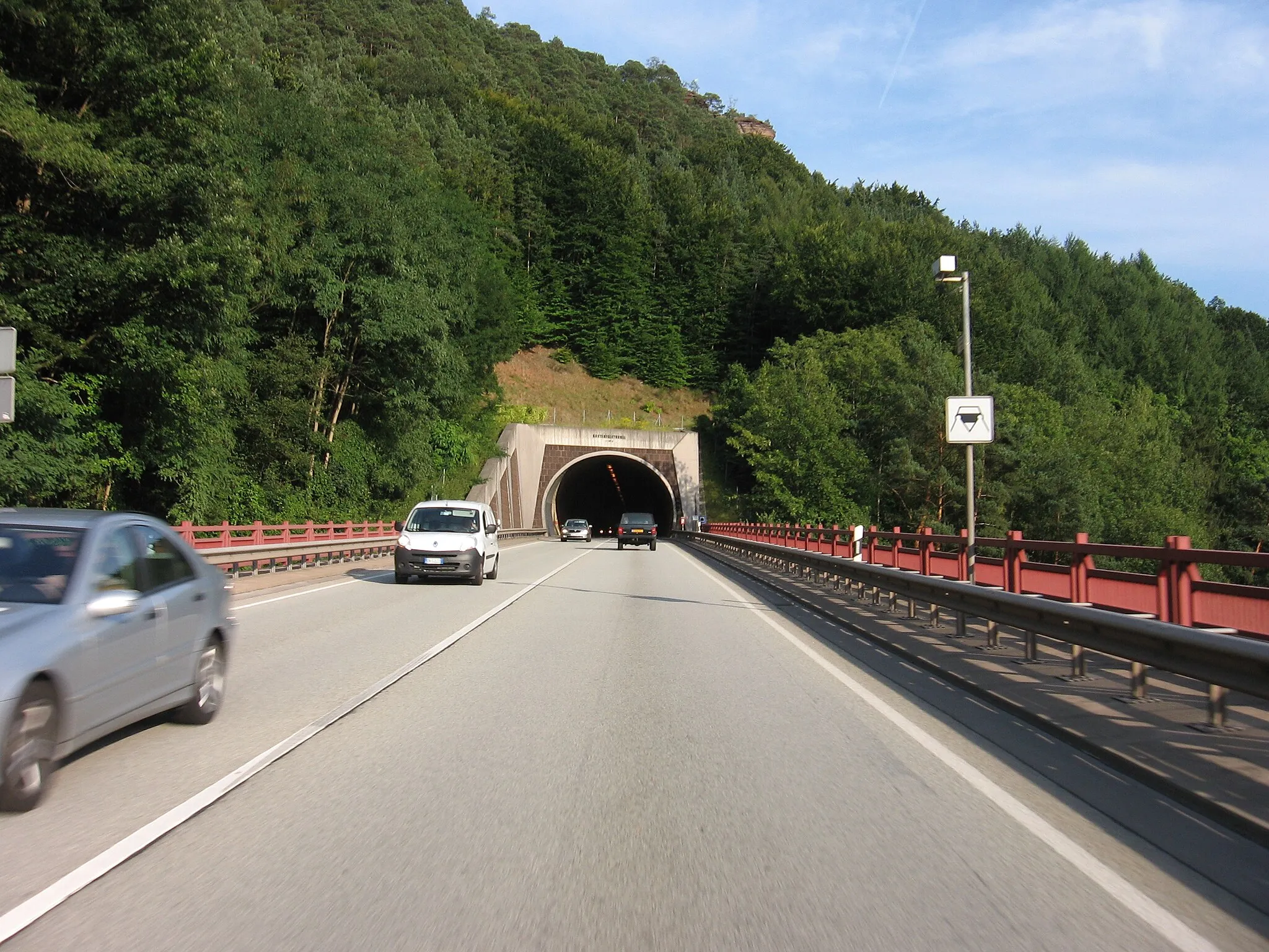 Photo showing: Bundesstraße 10, Kostenfelstunnel bei Rinnthal