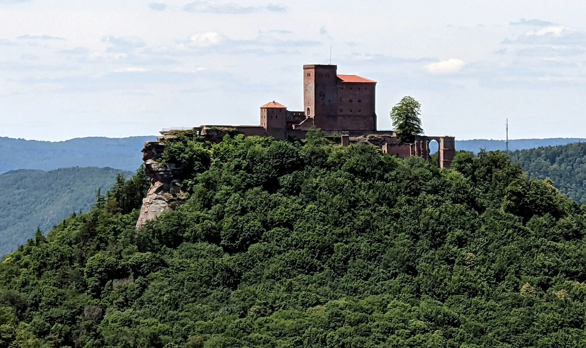 Photo showing: Trifels Castle in Annweiler