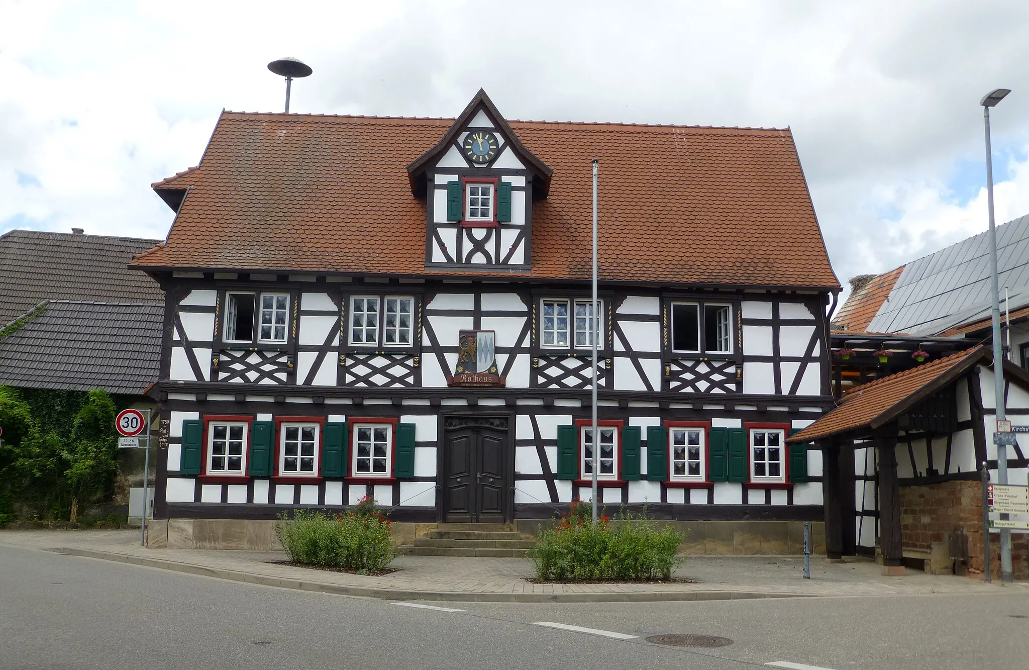 Photo showing: Timber-framed town-hall at Winden, Palatinate district of Germersheim.