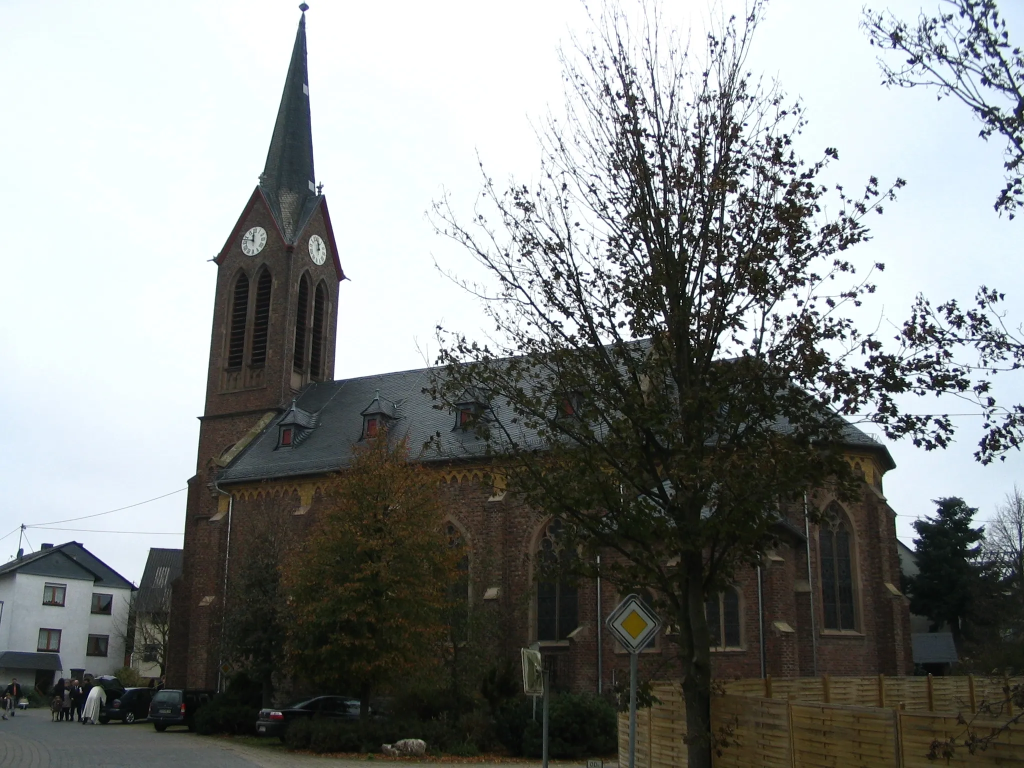 Photo showing: kath. Kirche im Dorfzentrum