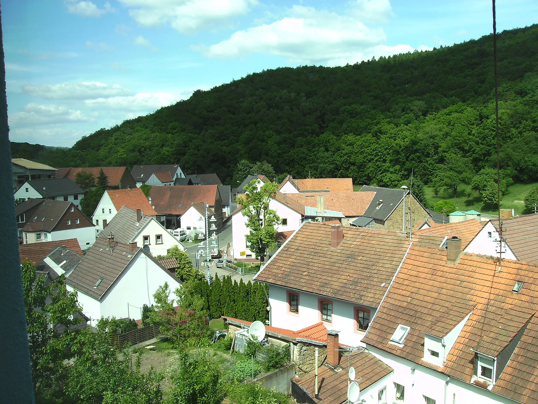 Photo showing: Gehrweiler: Ortsbild mit Dachlandschaft und Ortsmitte