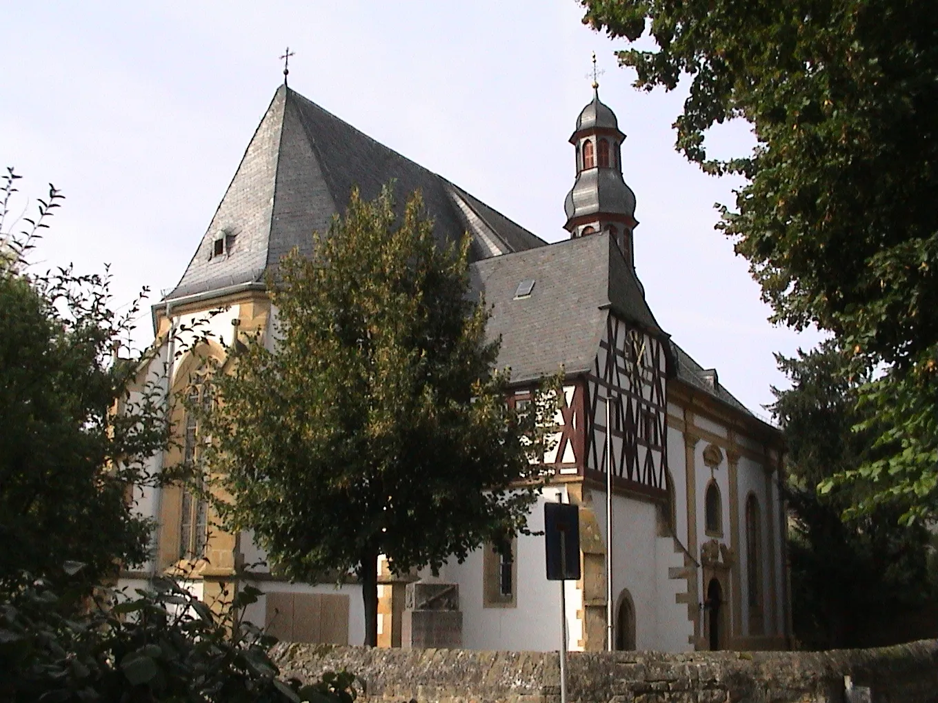 Photo showing: Außenansicht der Kirche.