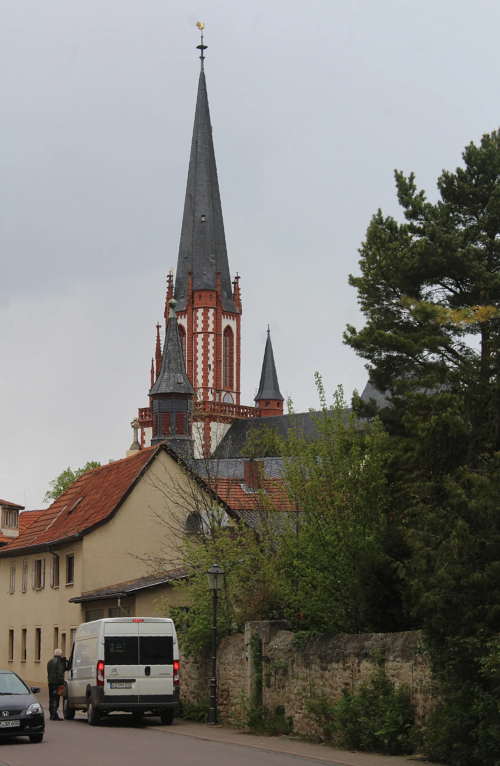 Photo showing: Armsheim, view to the church The Holy Blood of Christ