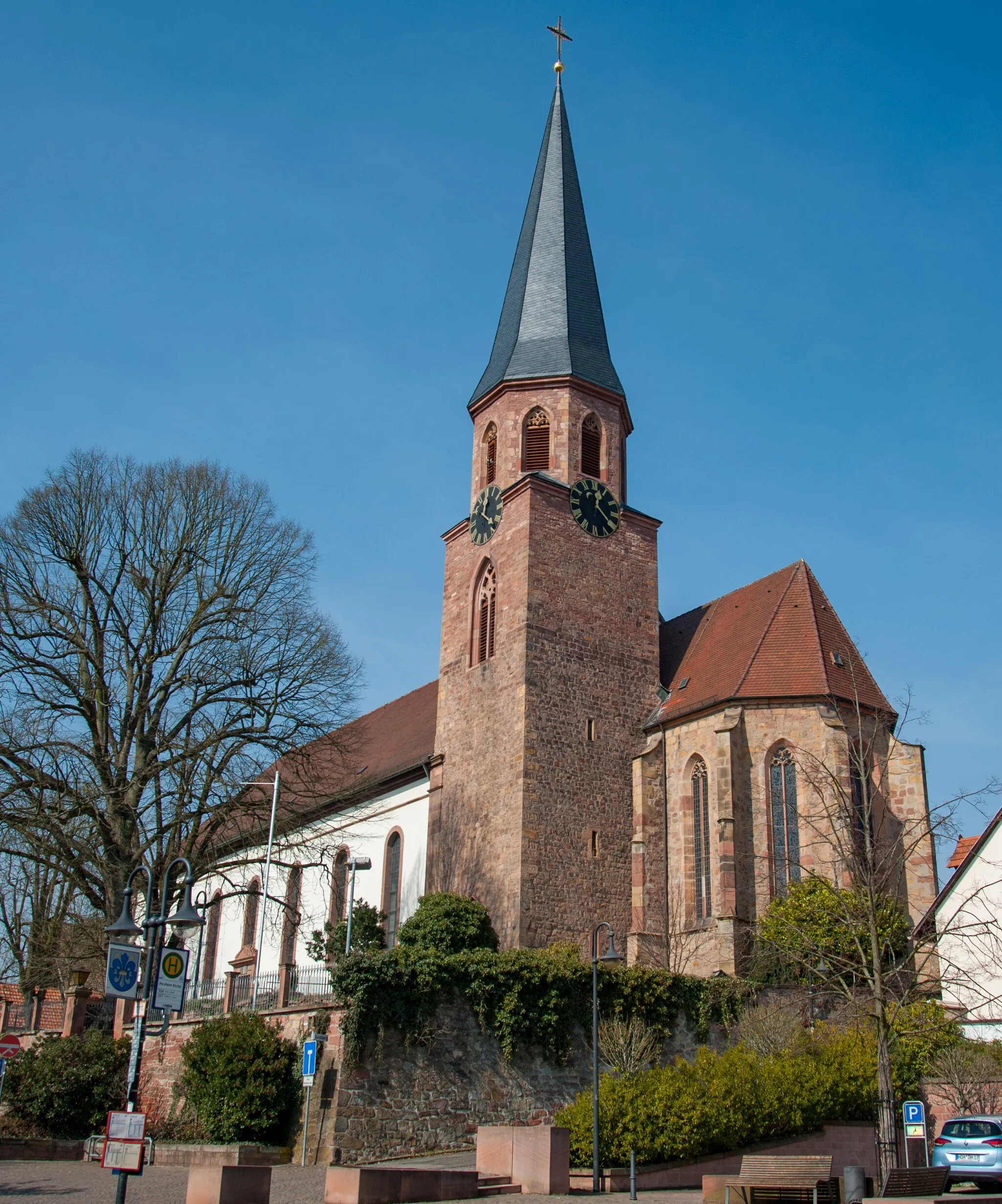 Photo showing: A color photo of the exterior of St Maria Himmelfahrt in Herxheim bei Landau/Pfalz