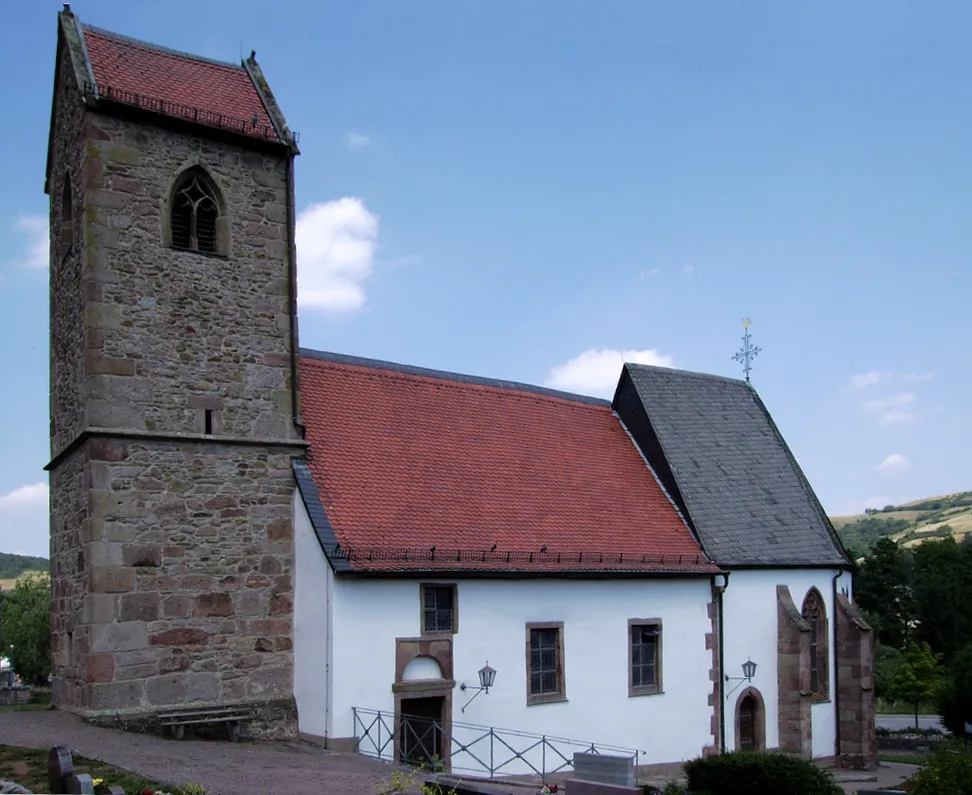 Photo showing: Zweikirche zu Rutsweiler an der Lauter; Blick vom Friedhof auf die Kirche.