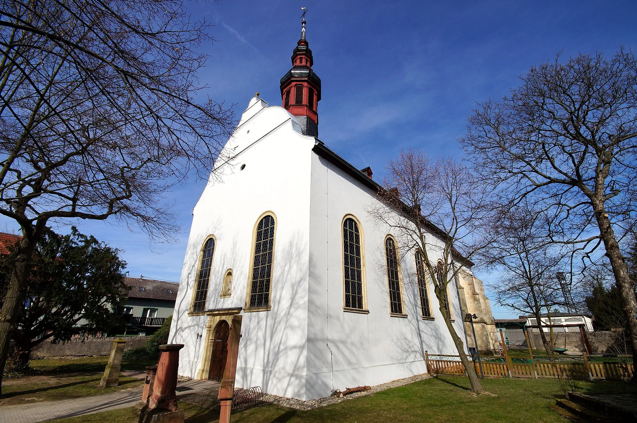 Photo showing: Die katholische Pfarrkirche Mariä Himmelfahrt in Alsheim