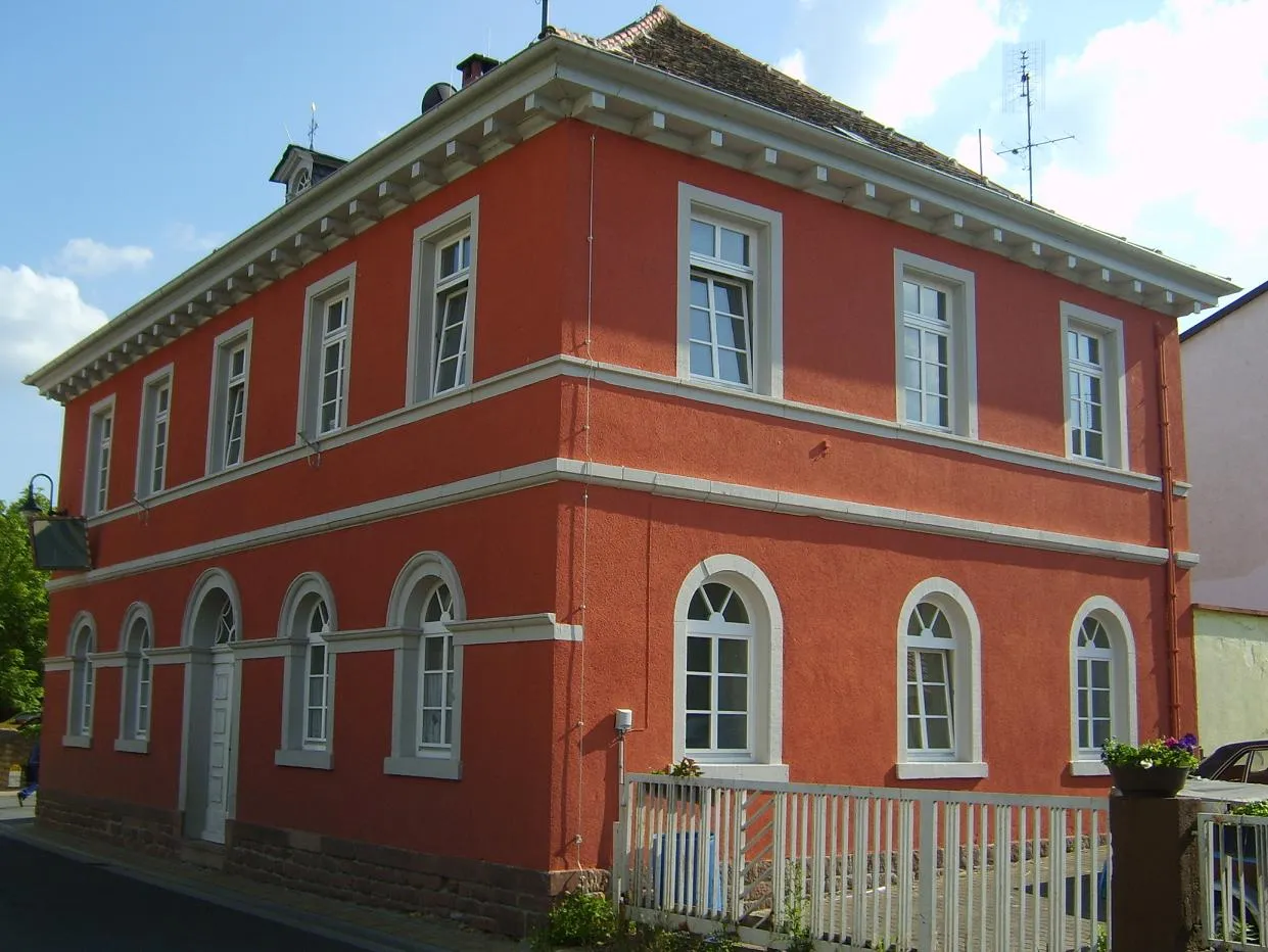 Photo showing: Bockenheim an der Weinstraße, town hall, school,