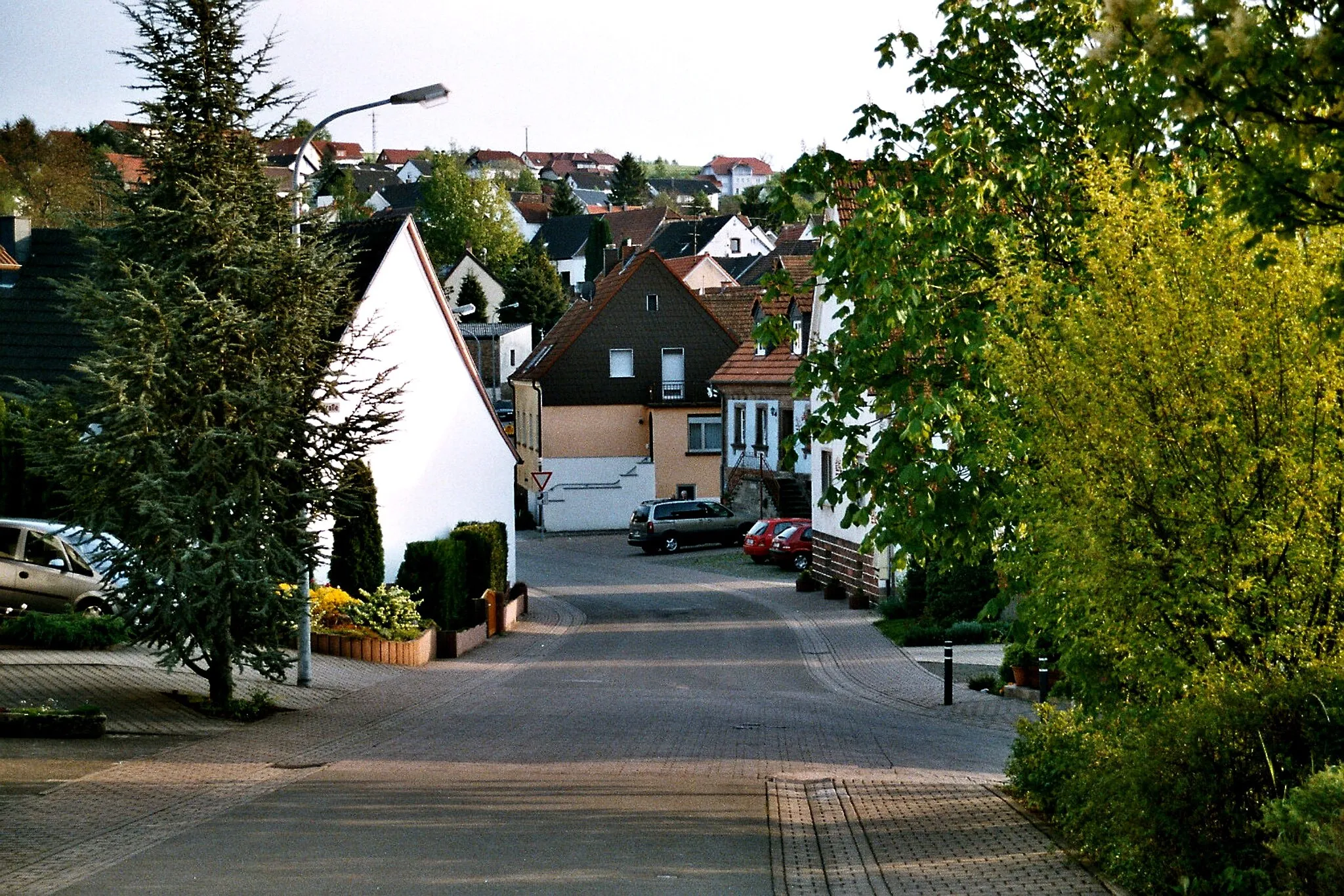 Photo showing: Brücken (Pfalz), the street "Zum Krämel", southern part