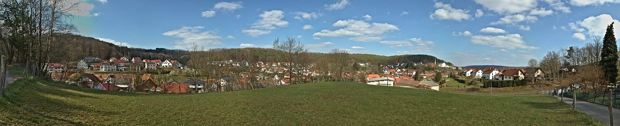 Photo showing: Panorama über Krickenbach, vom Friedhof aus gesehen