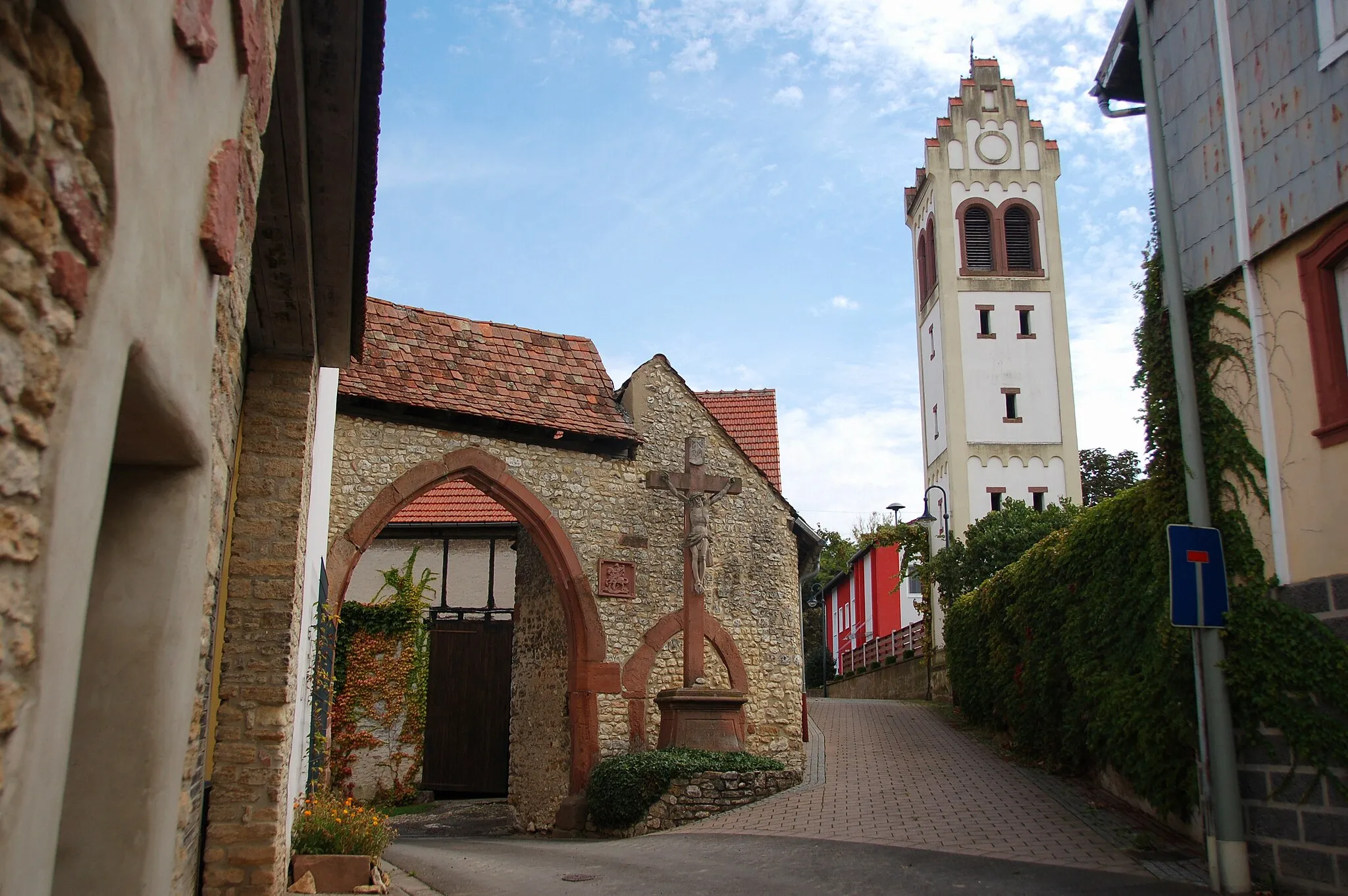Photo showing: Glockenturm der protestantischen Kirche in Bubenheim; ortsbildprägend