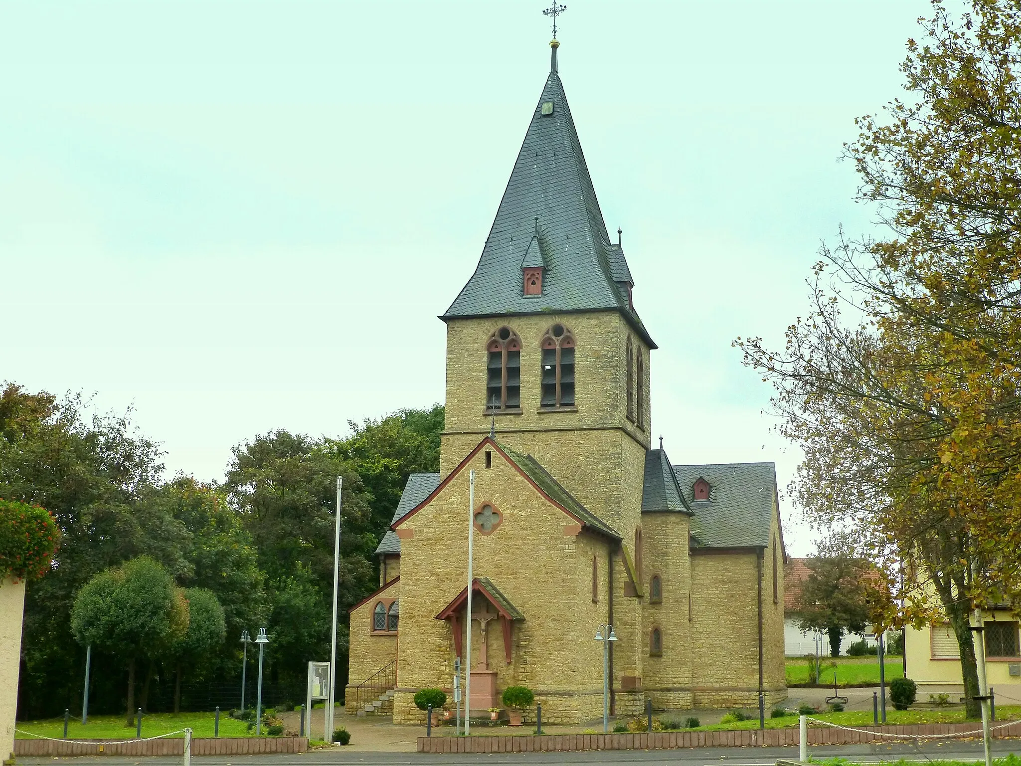 Photo showing: Ober-Hilbersheim – Kath. Kirche