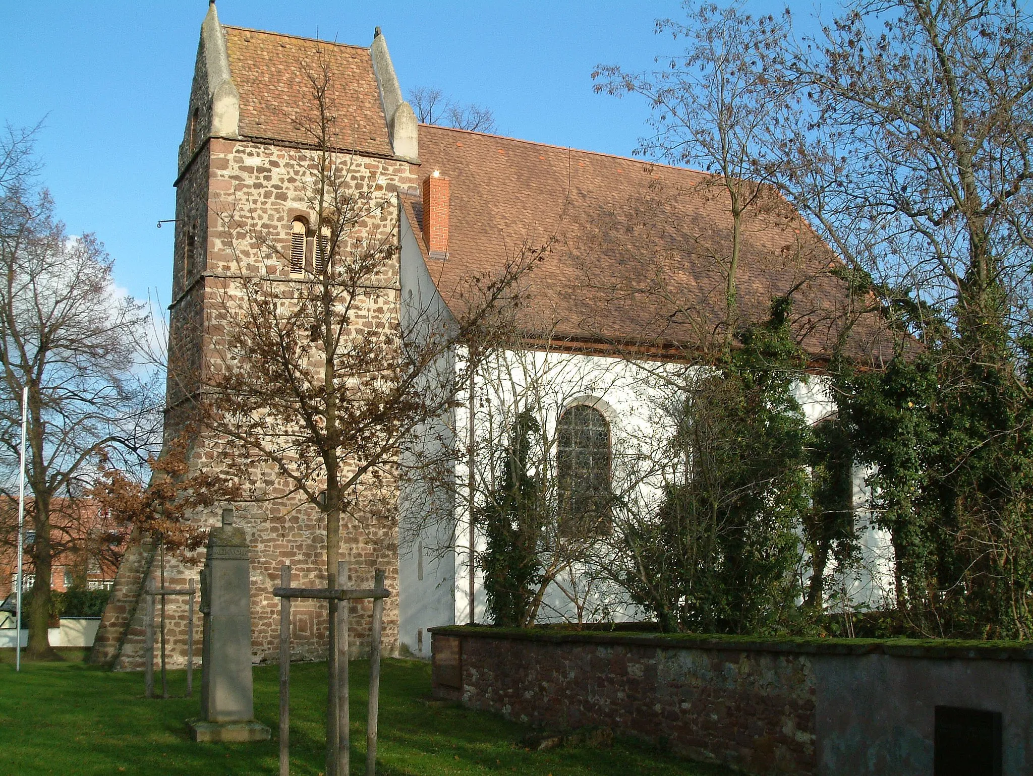 Photo showing: Protestantische Wehrkirche zu de:Obersülzen, selbst fotografiert am 2006-12-18 und freigegeben durch de:Benutzer:Mundartpoet