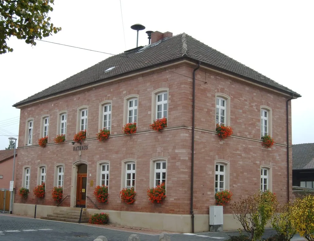 Photo showing: Town hall in Otterstadt