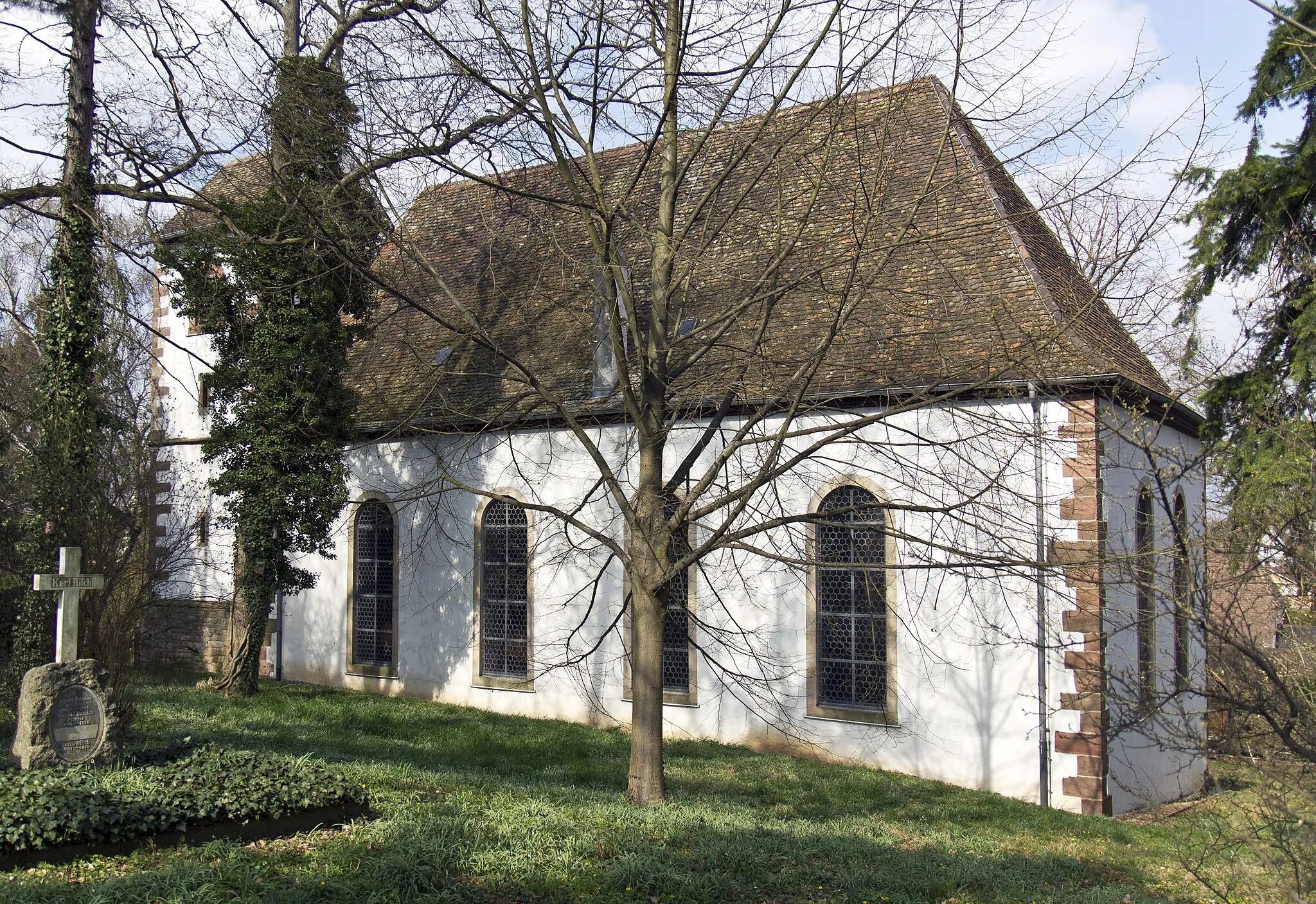 Photo showing: Walsheim, Protestantische Pfarrkirche, ehemals St. Peter; spätgotischer Turm, bezeichnet 1723, Saalbau, 1810–12