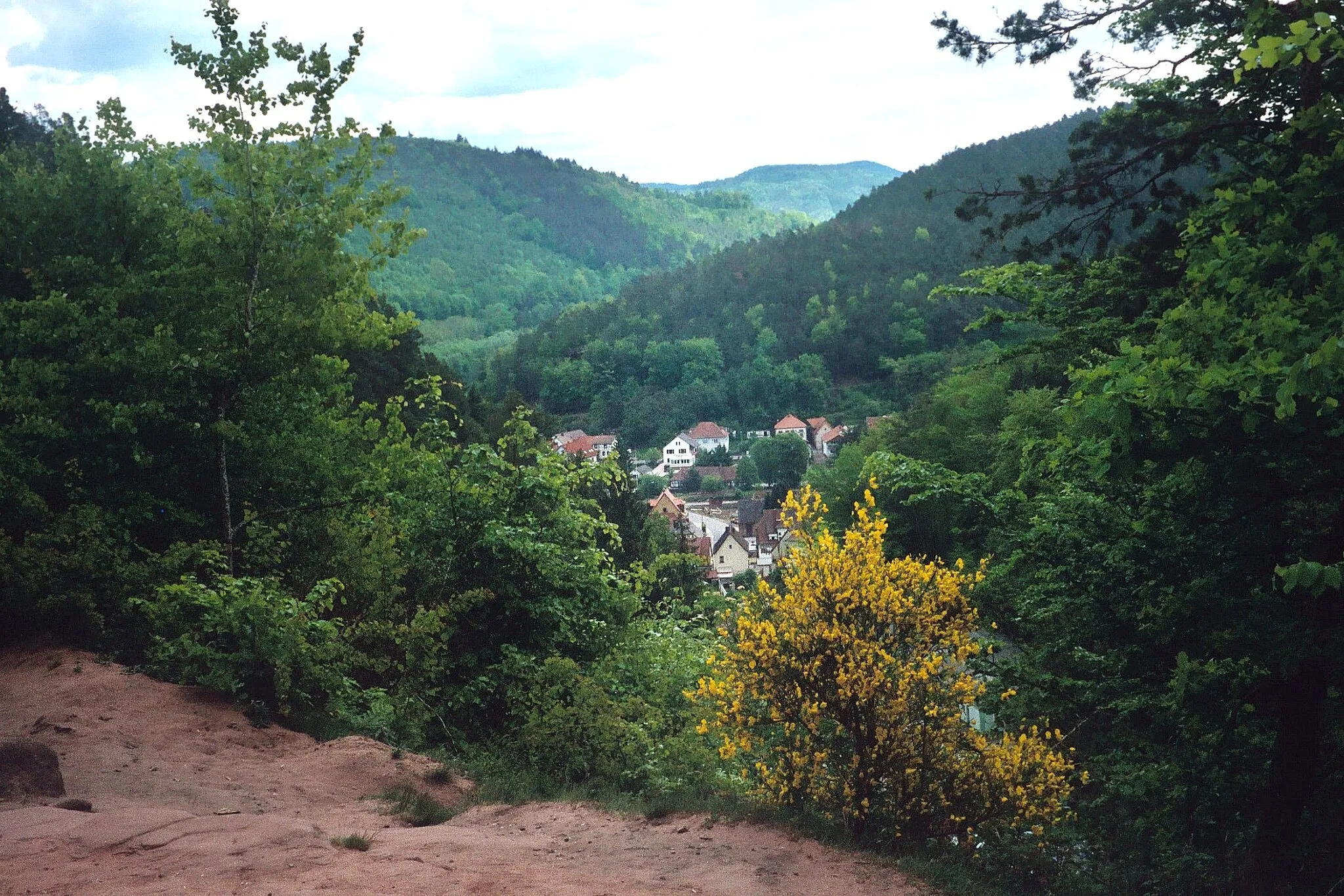 Photo showing: Hinterweidenthal, view from the devils table to the village