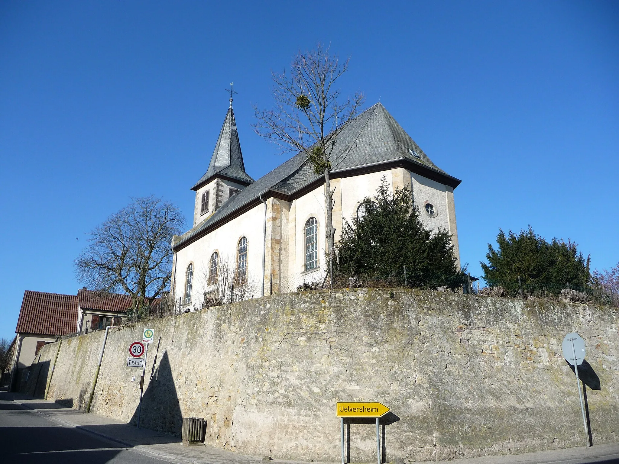 Photo showing: Eimsheim is a winegrowing Ortsgemeinde – a municipality belonging to a Verbandsgemeinde, a kind of collective municipality – in the Mainz-Bingen district in Rhineland-Palatinate, Germany.