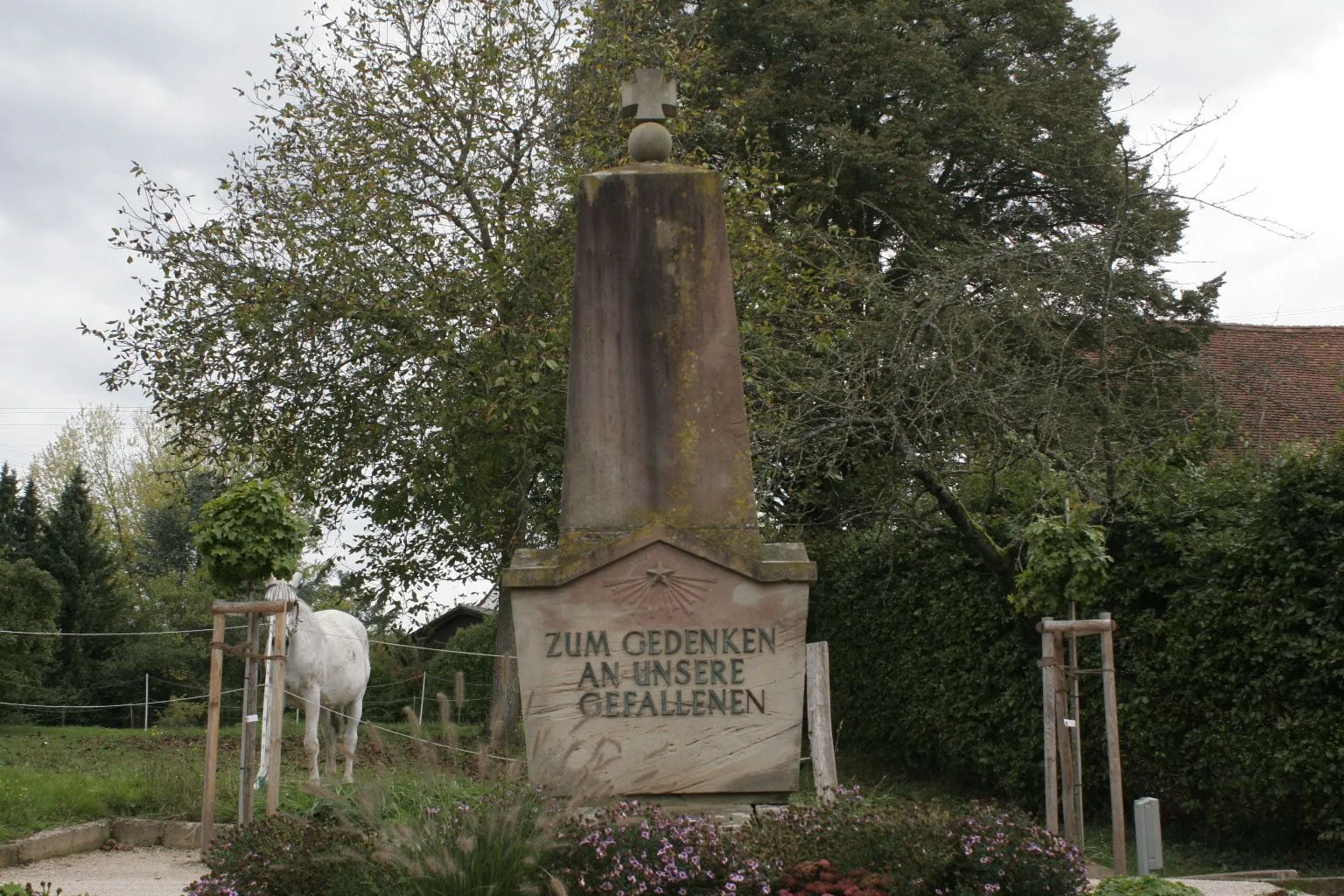 Photo showing: Denkmal für die Gefallenen der Weltkriege I und II