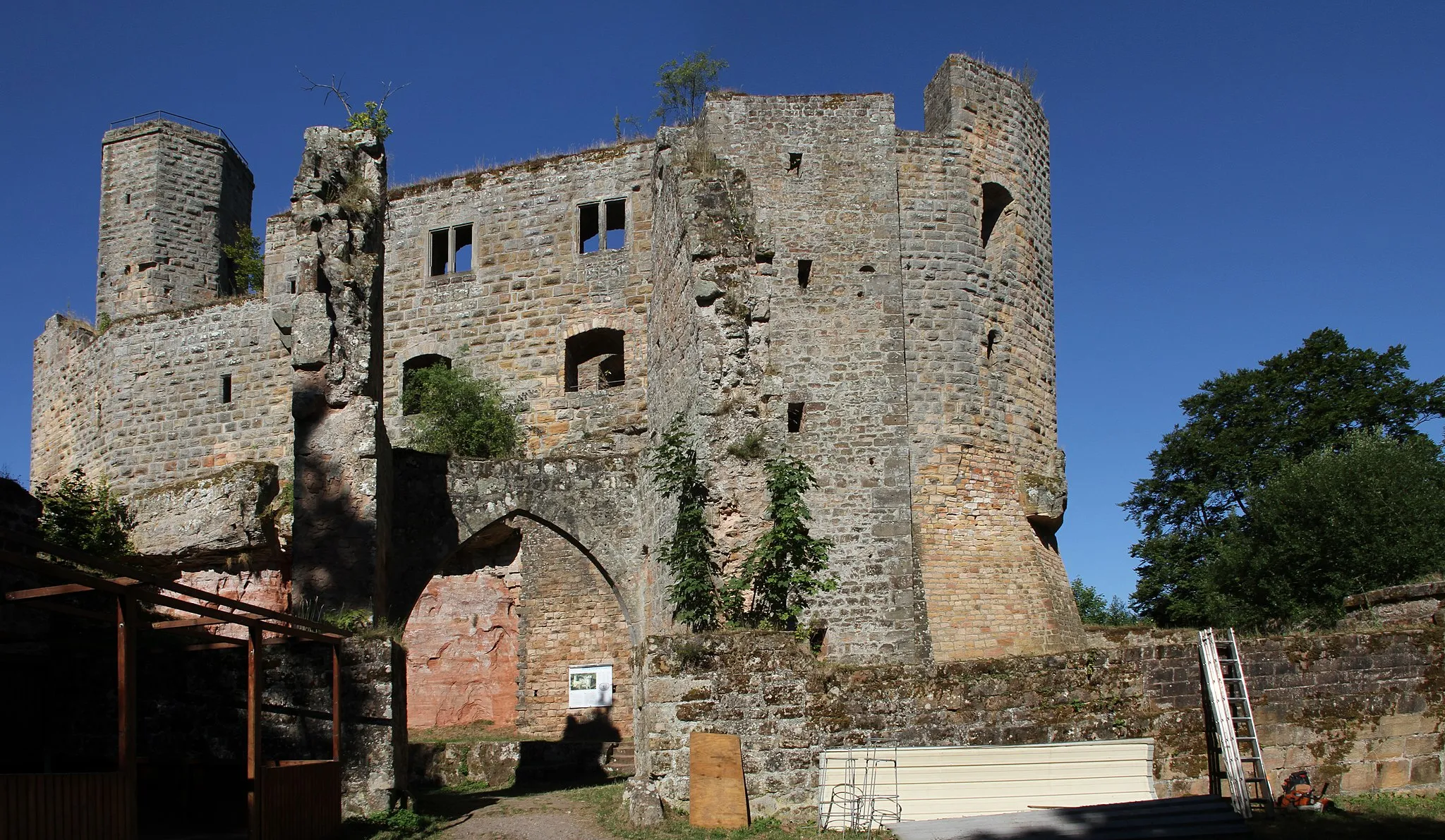 Photo showing: Gräfenstein Castle nearby Merzalben/Germany.