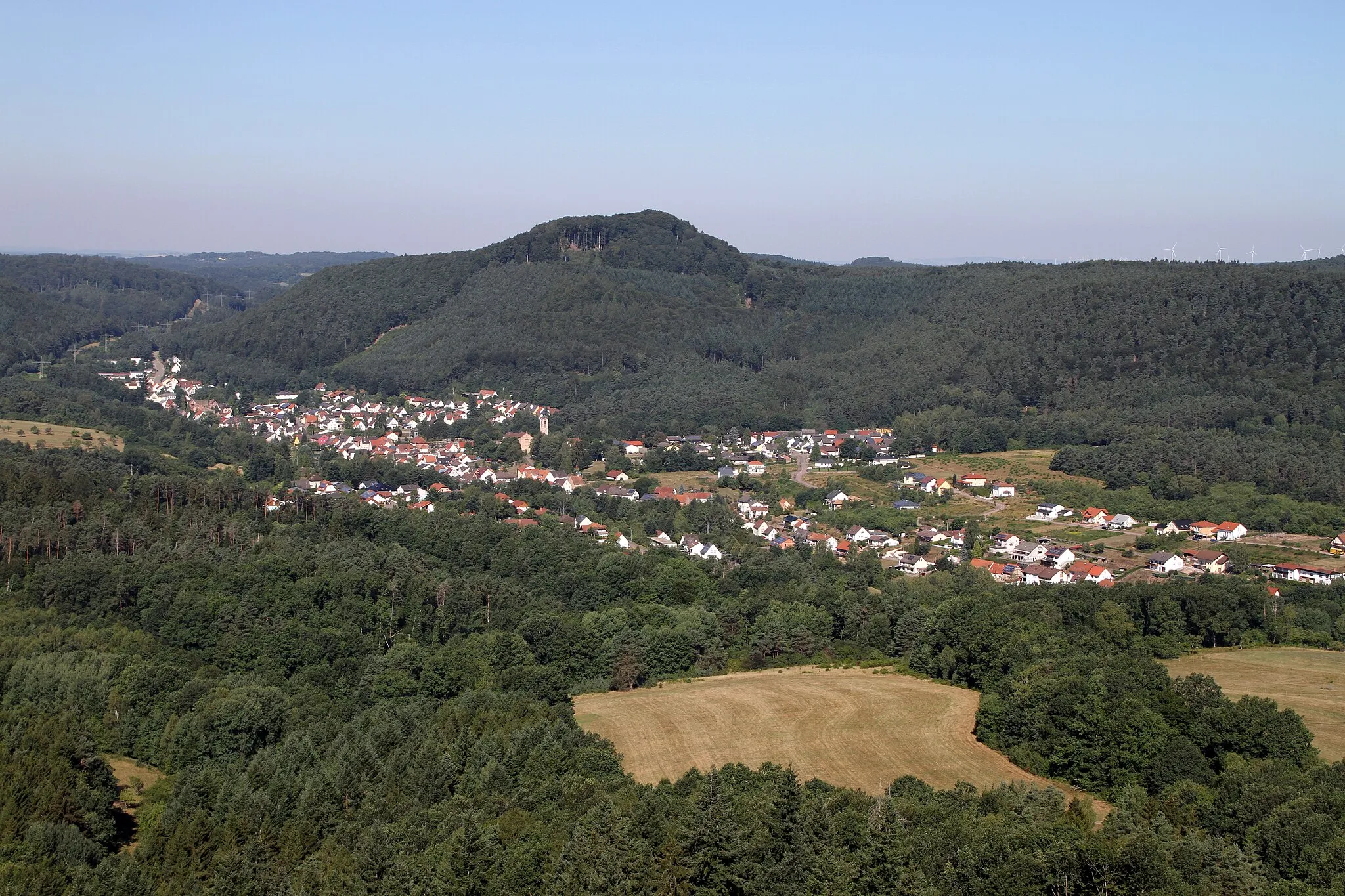 Photo showing: Gräfenstein Castle nearby Merzalben/Germany.