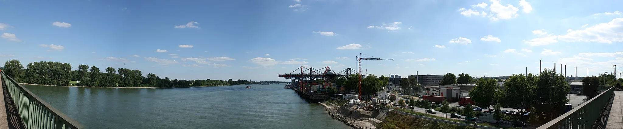 Photo showing: View up the rhine with Mainz to the right.