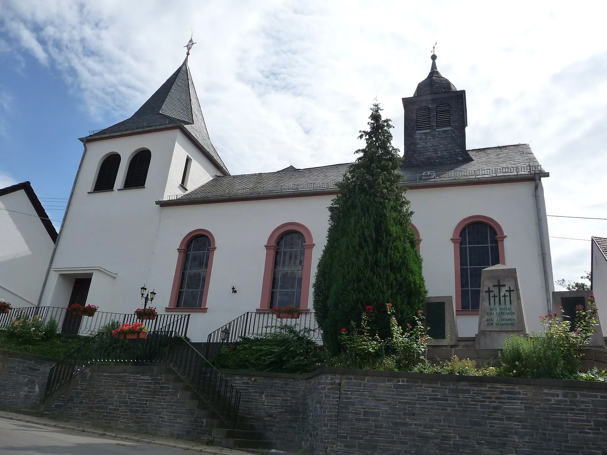 Photo showing: Ehem. Wallfahrtskirche 1481 Dorsheim – heute Simultankirche