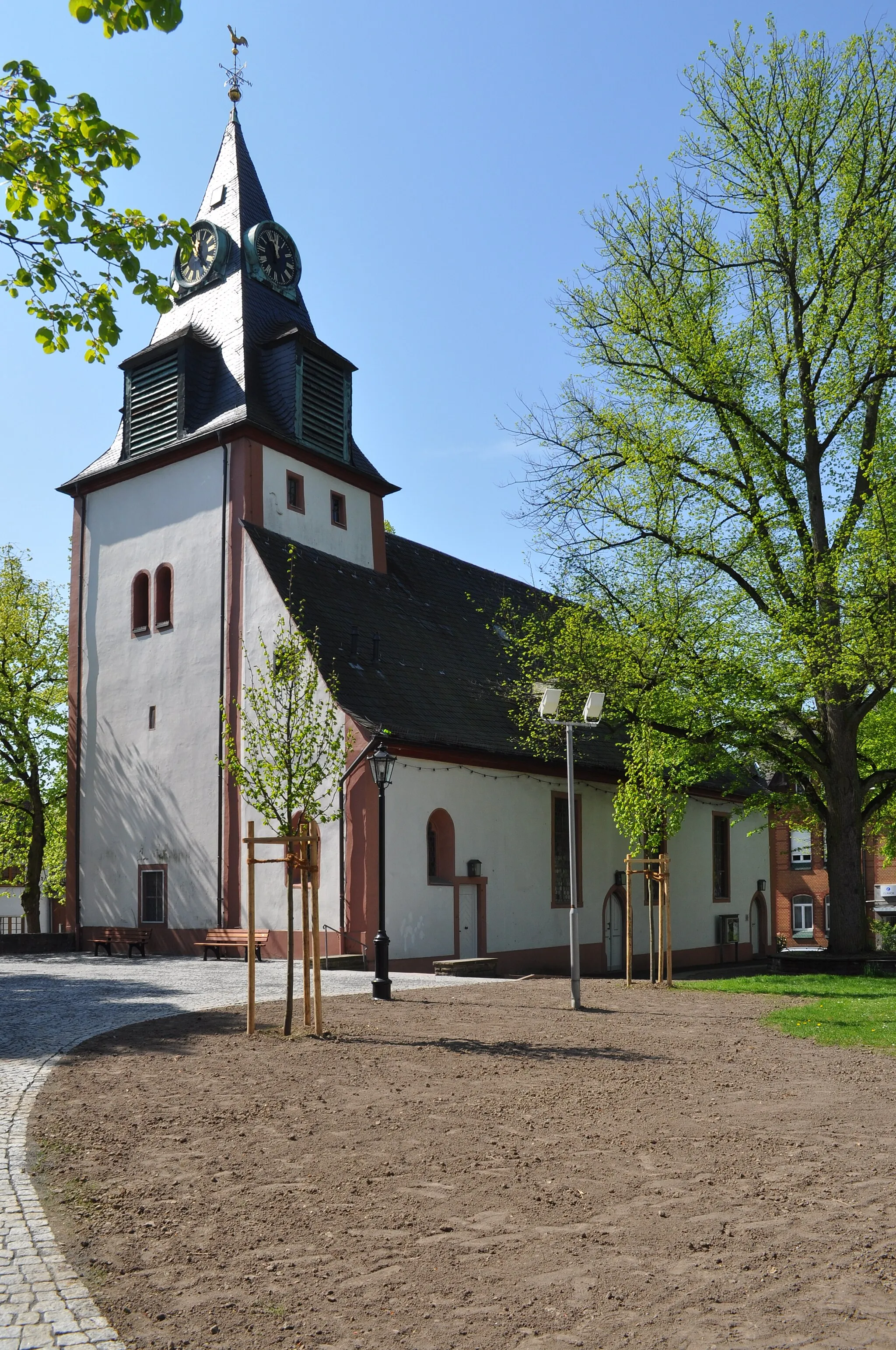 Photo showing: Die Pauluskirche in Wiesbaden-Erbenheim