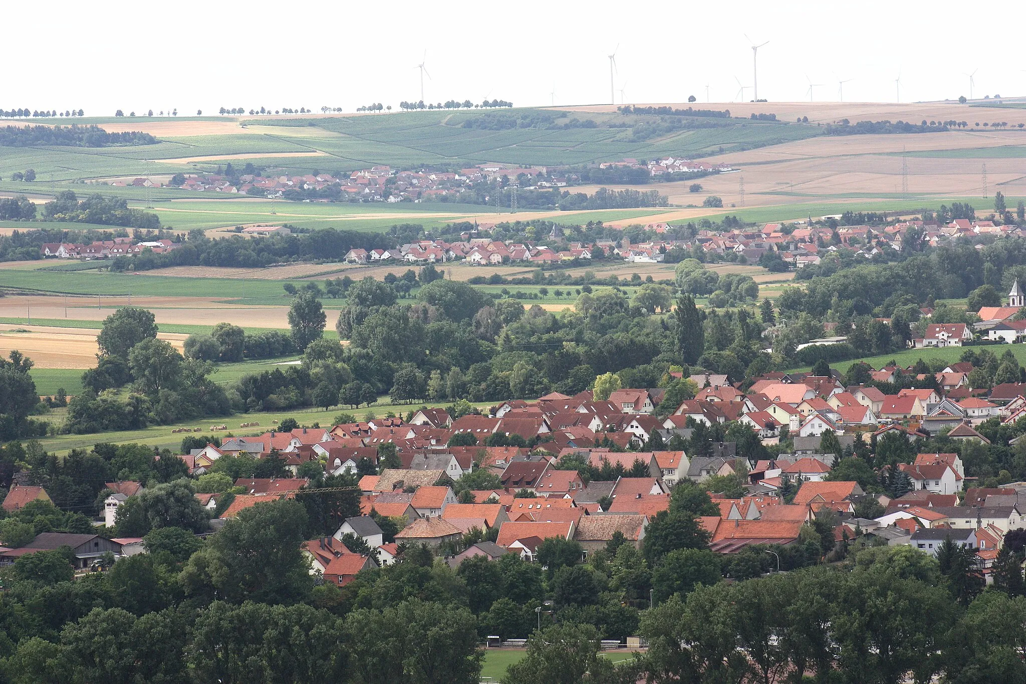 Photo showing: Petersberg (Rheinhessen), view to Gau-Odernheim, Framersheim and Gau-Heppenheim